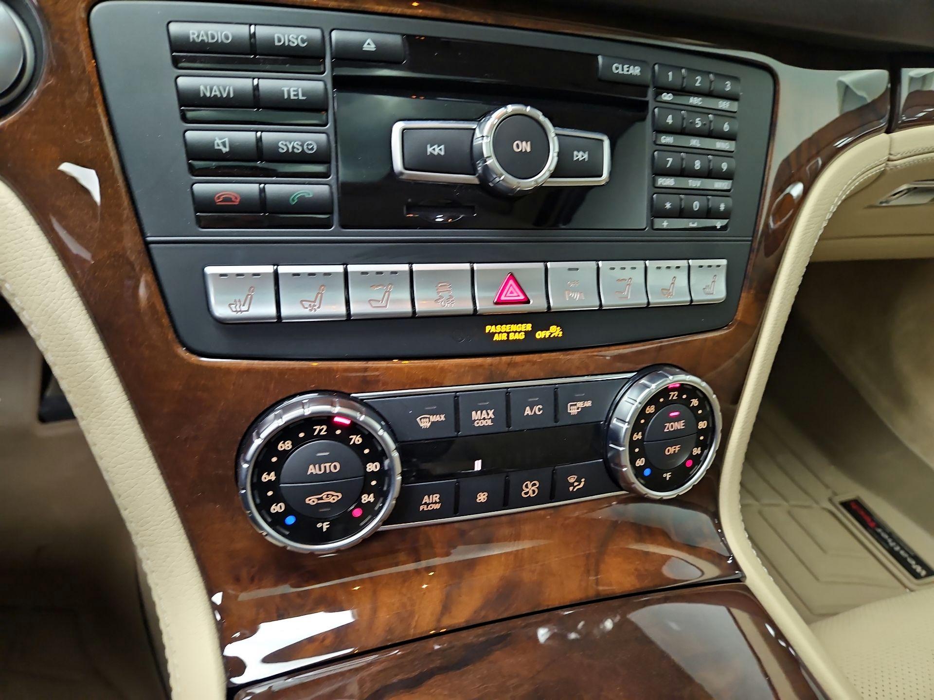 Thumbnail: 2015 Mercedes-Benz SL-Class - 16