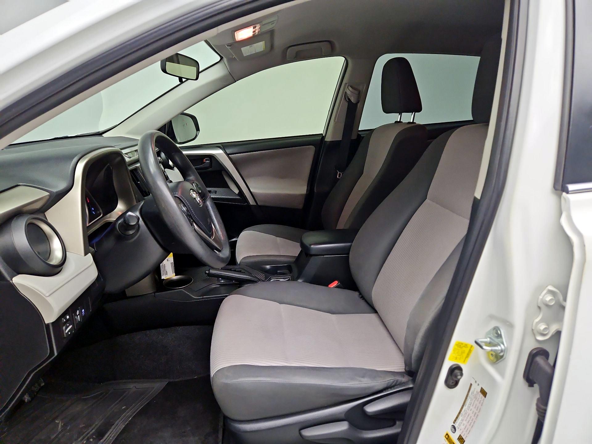 Thumbnail: 2015 Toyota RAV4 - 11