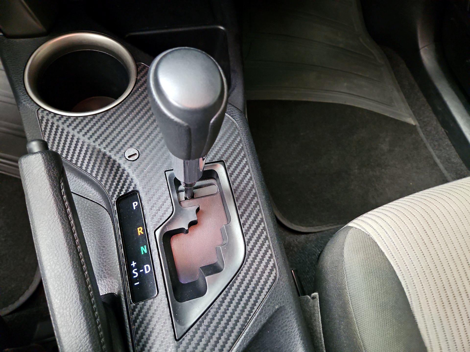 Thumbnail: 2015 Toyota RAV4 - 17