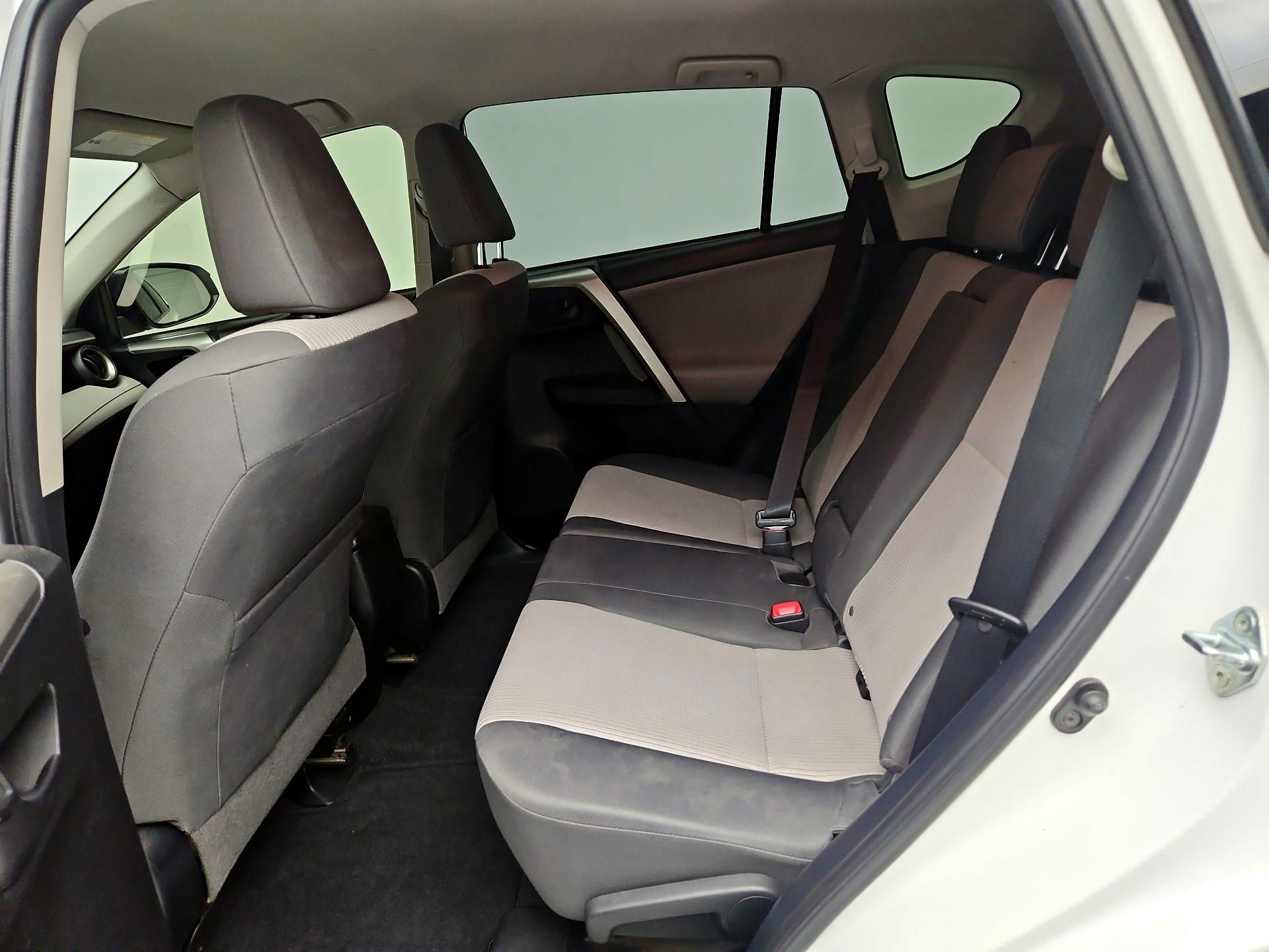 Thumbnail: 2015 Toyota RAV4 - 19