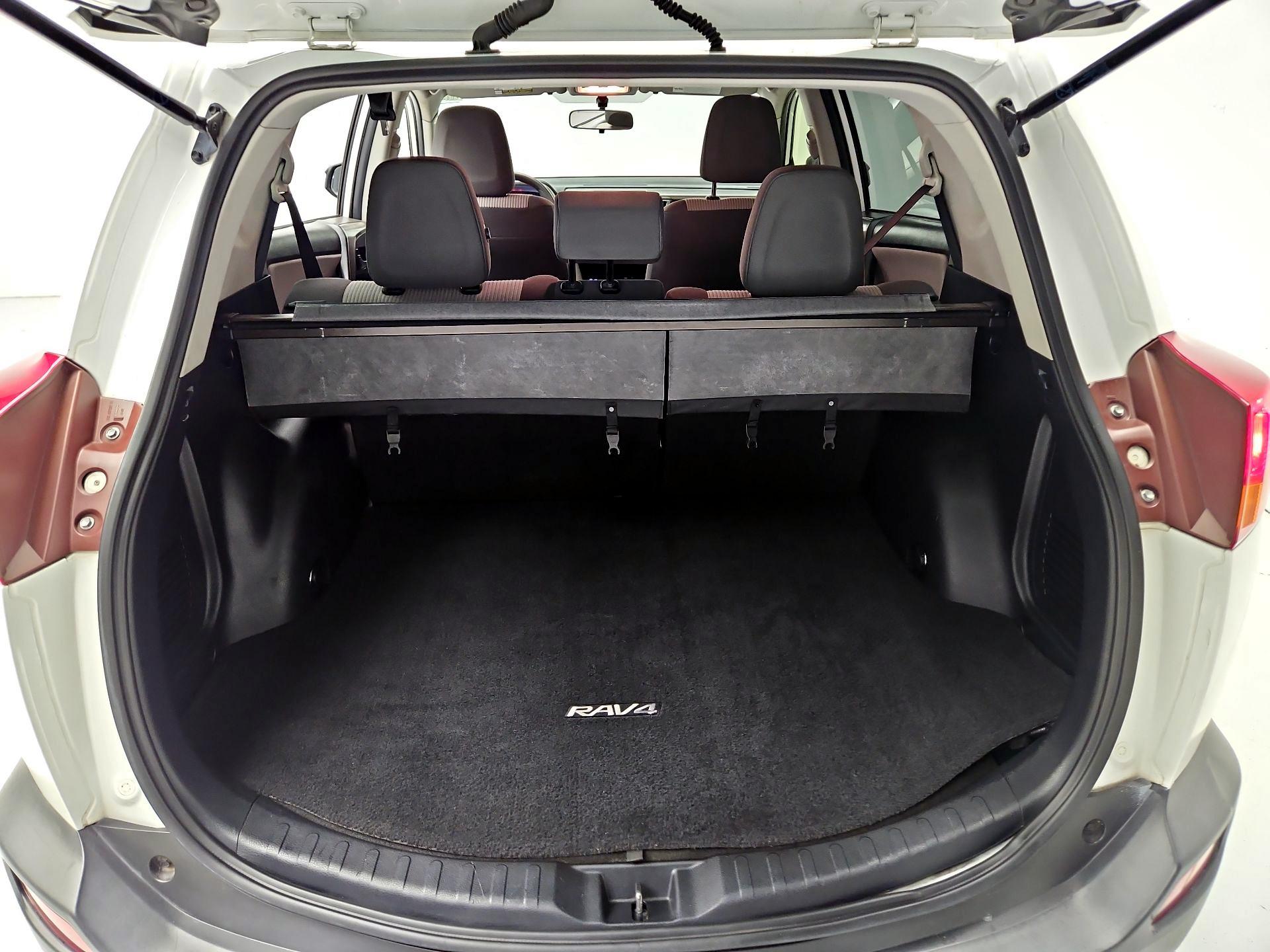 Thumbnail: 2015 Toyota RAV4 - 20