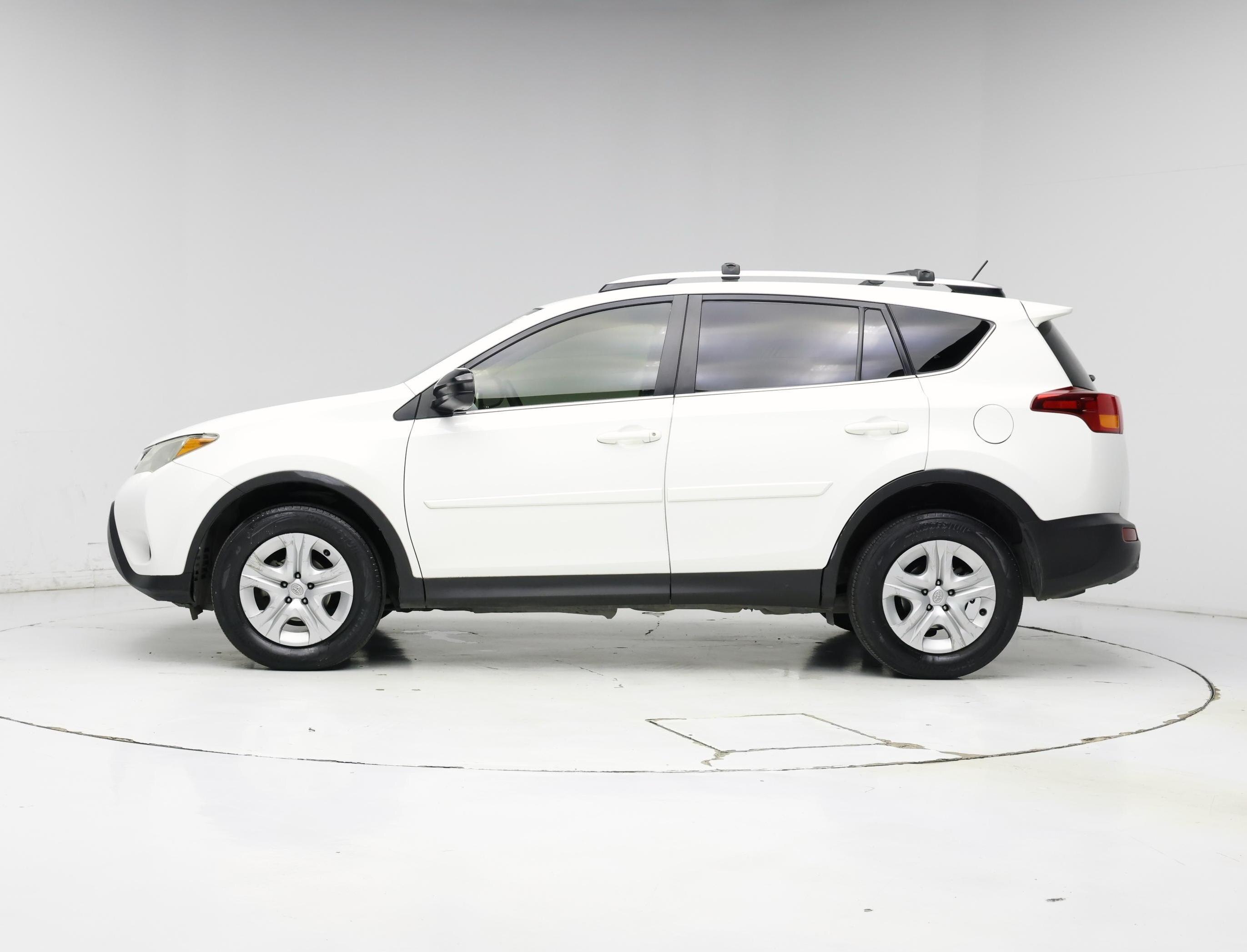 Thumbnail: 2015 Toyota RAV4 - 3