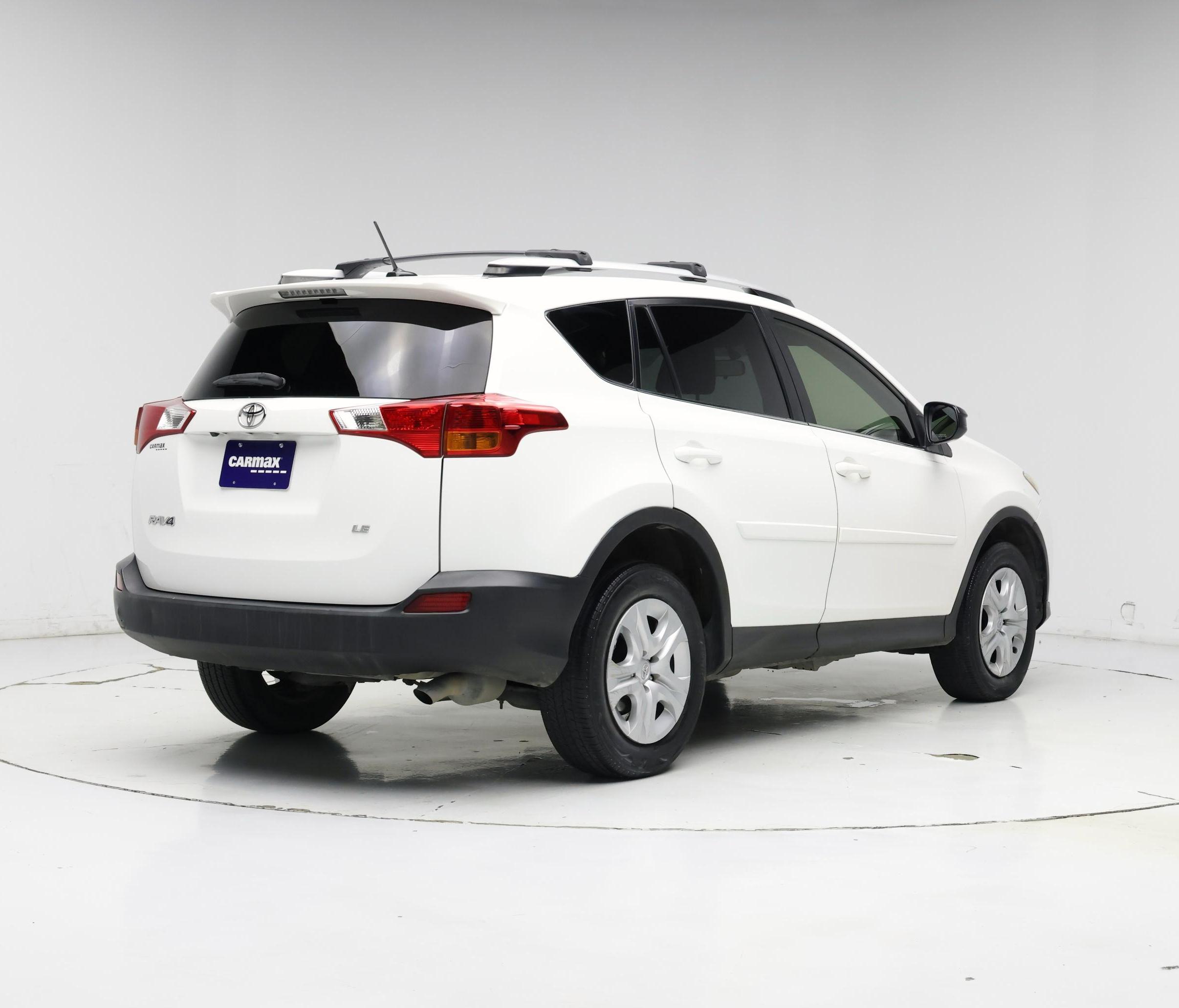 Thumbnail: 2015 Toyota RAV4 - 8