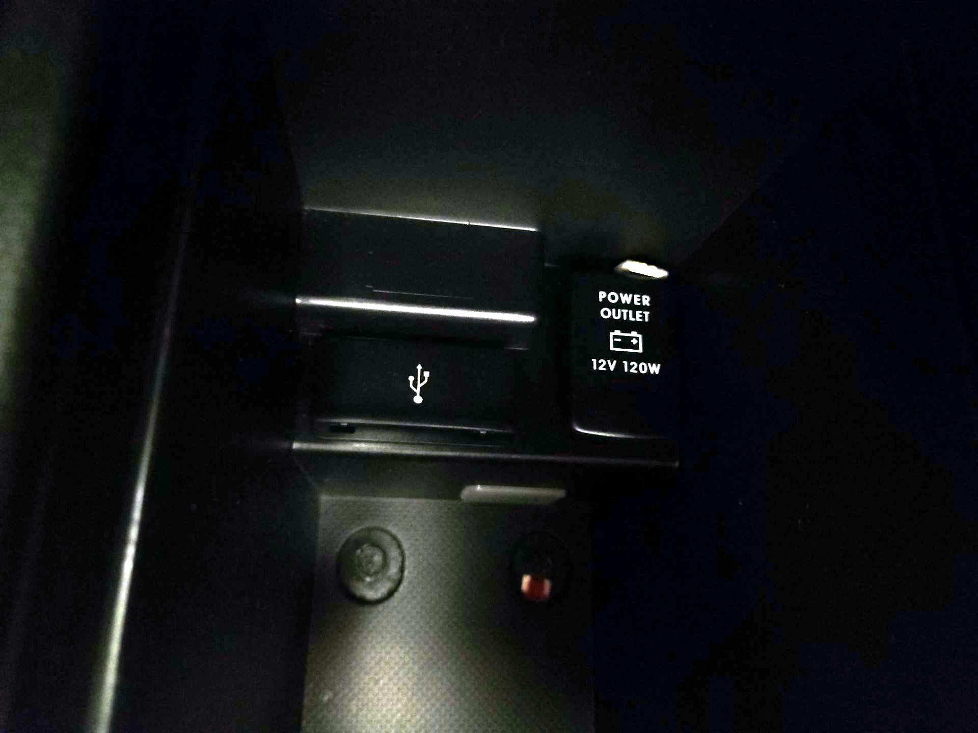 Thumbnail: 2017 Mitsubishi Outlander - 18