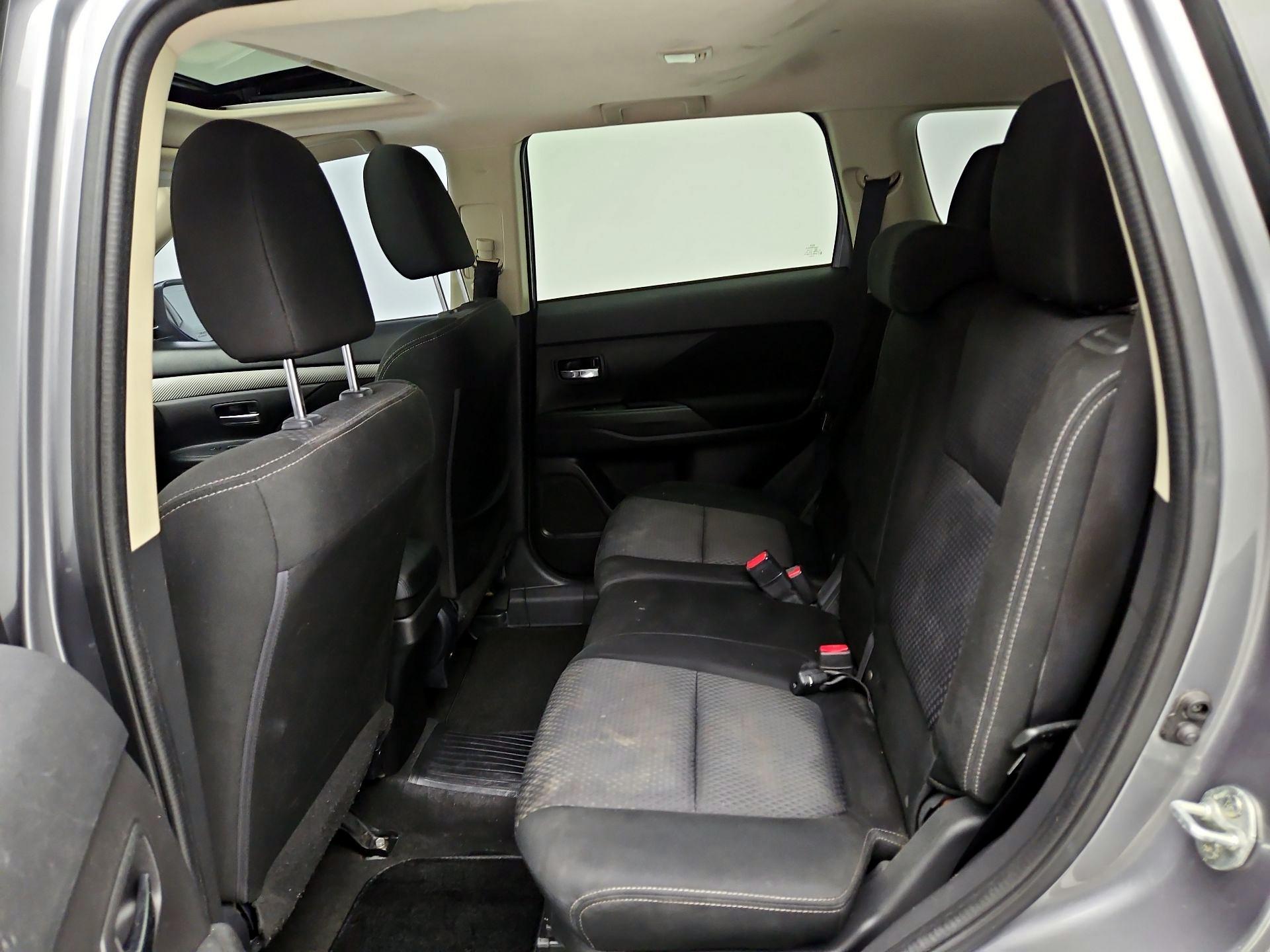 Thumbnail: 2017 Mitsubishi Outlander - 20