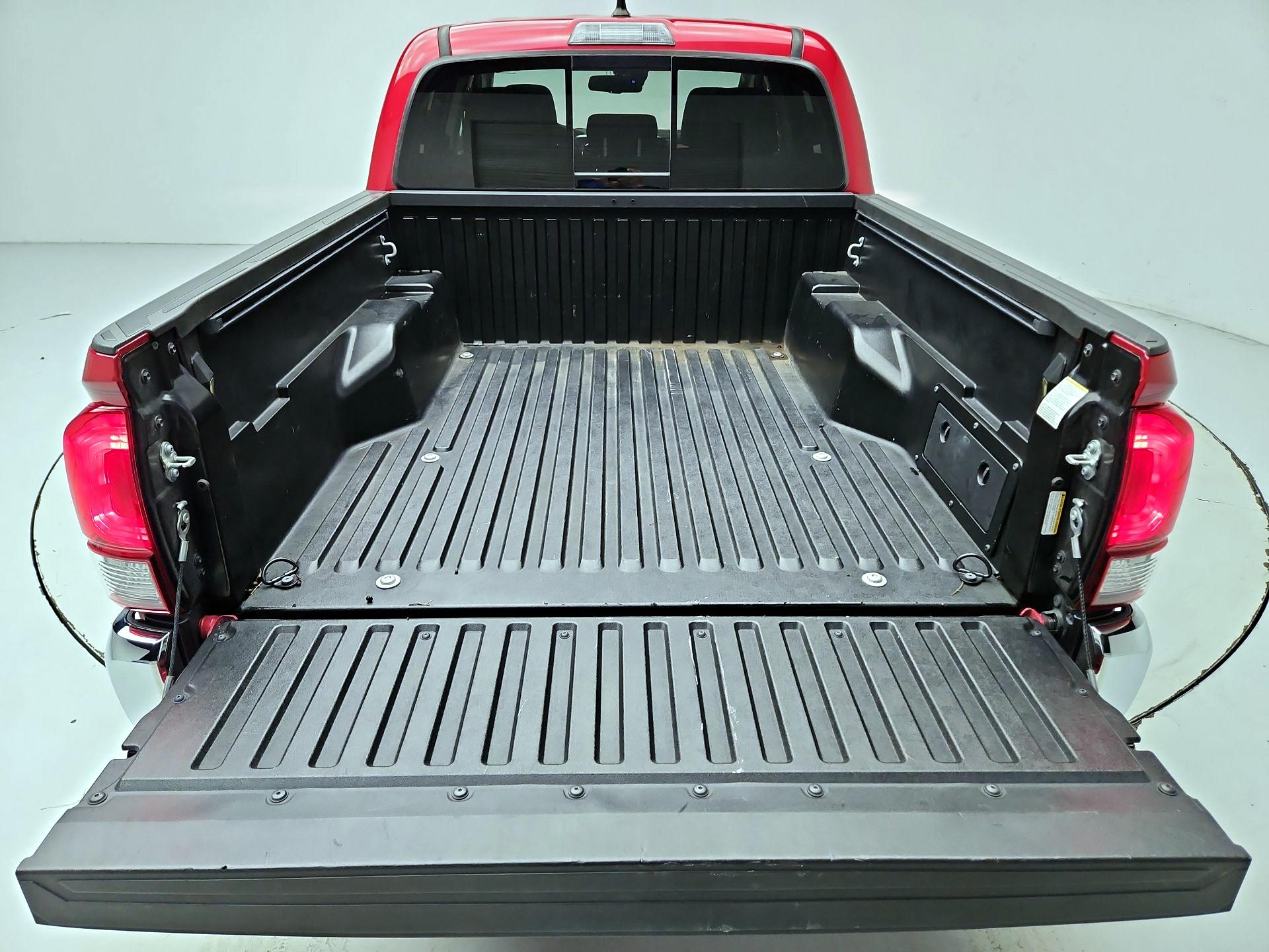 Thumbnail: 2022 Toyota Tacoma - 20