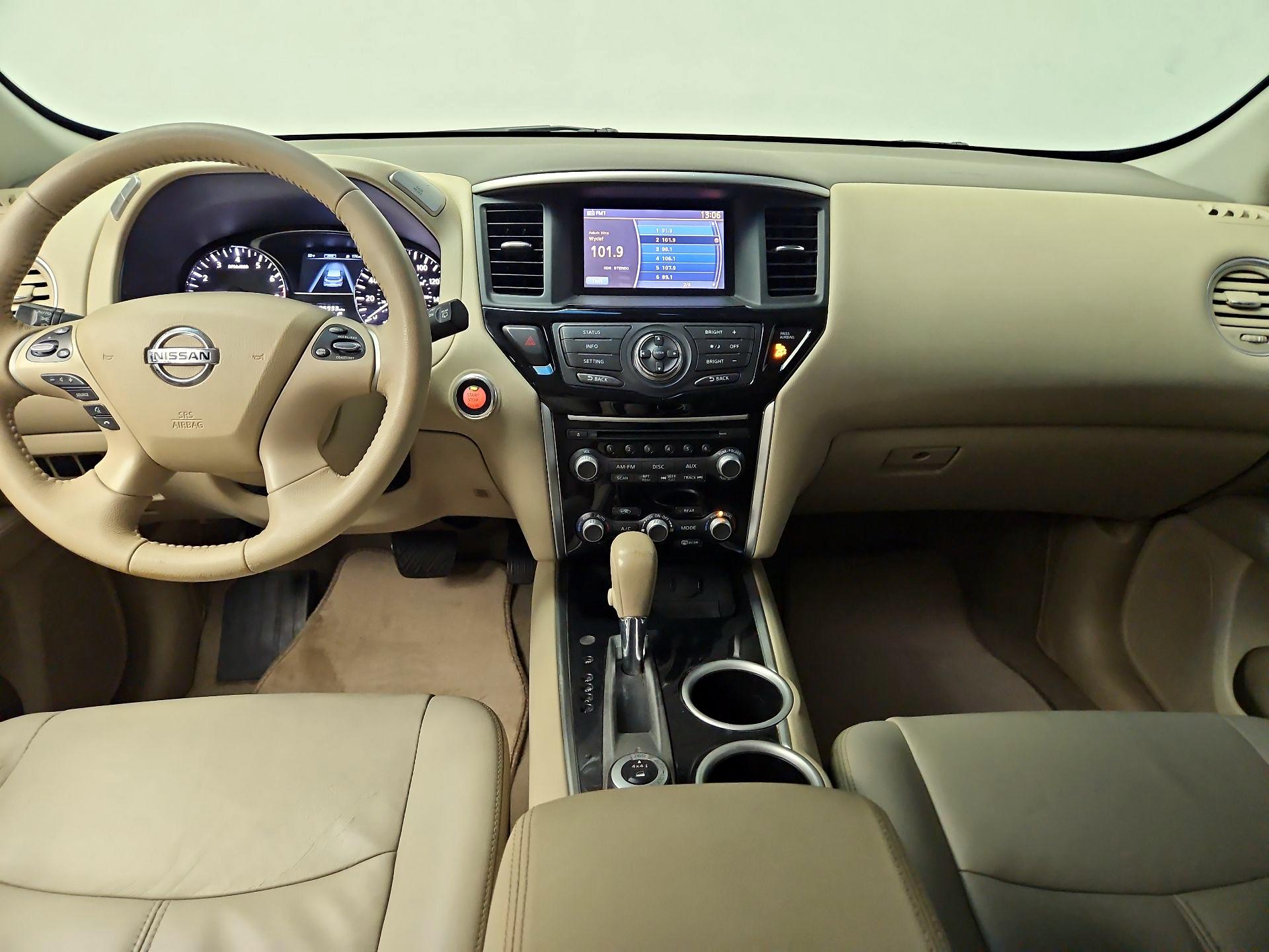 Thumbnail: 2015 Nissan Pathfinder - 9