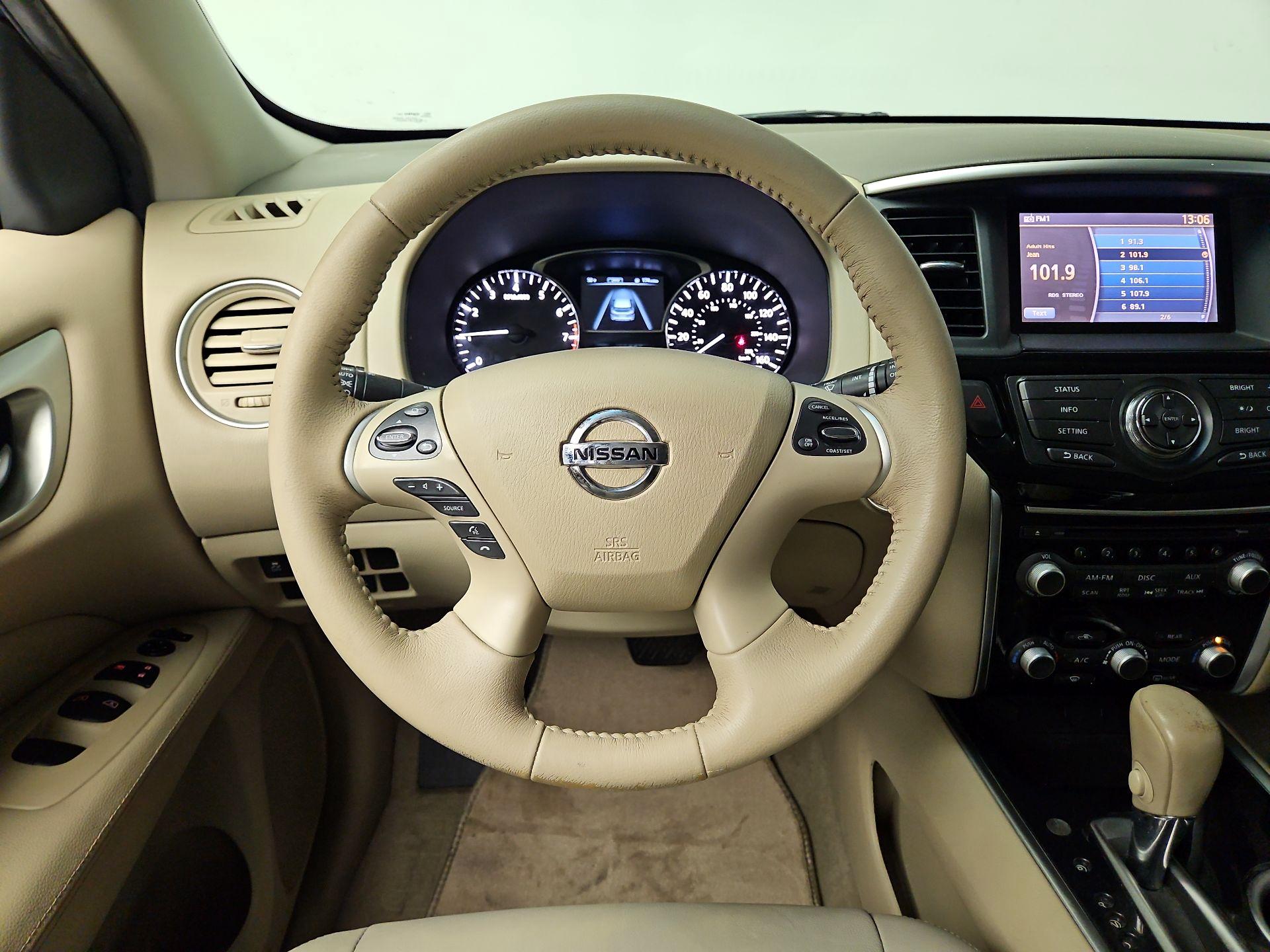 Thumbnail: 2015 Nissan Pathfinder - 10