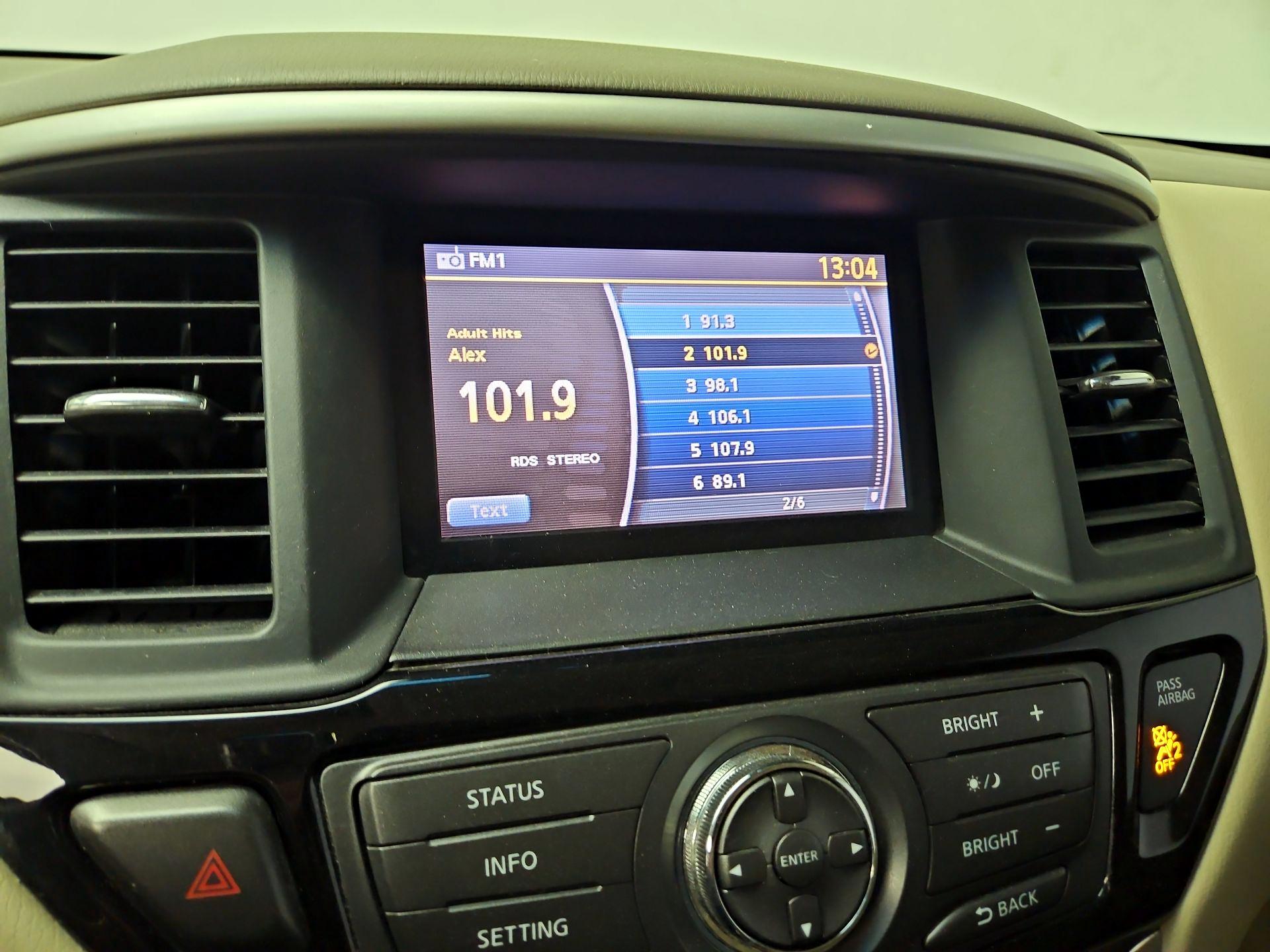 Thumbnail: 2015 Nissan Pathfinder - 15