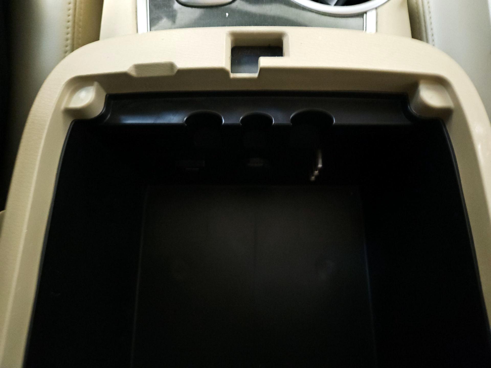 Thumbnail: 2015 Nissan Pathfinder - 18