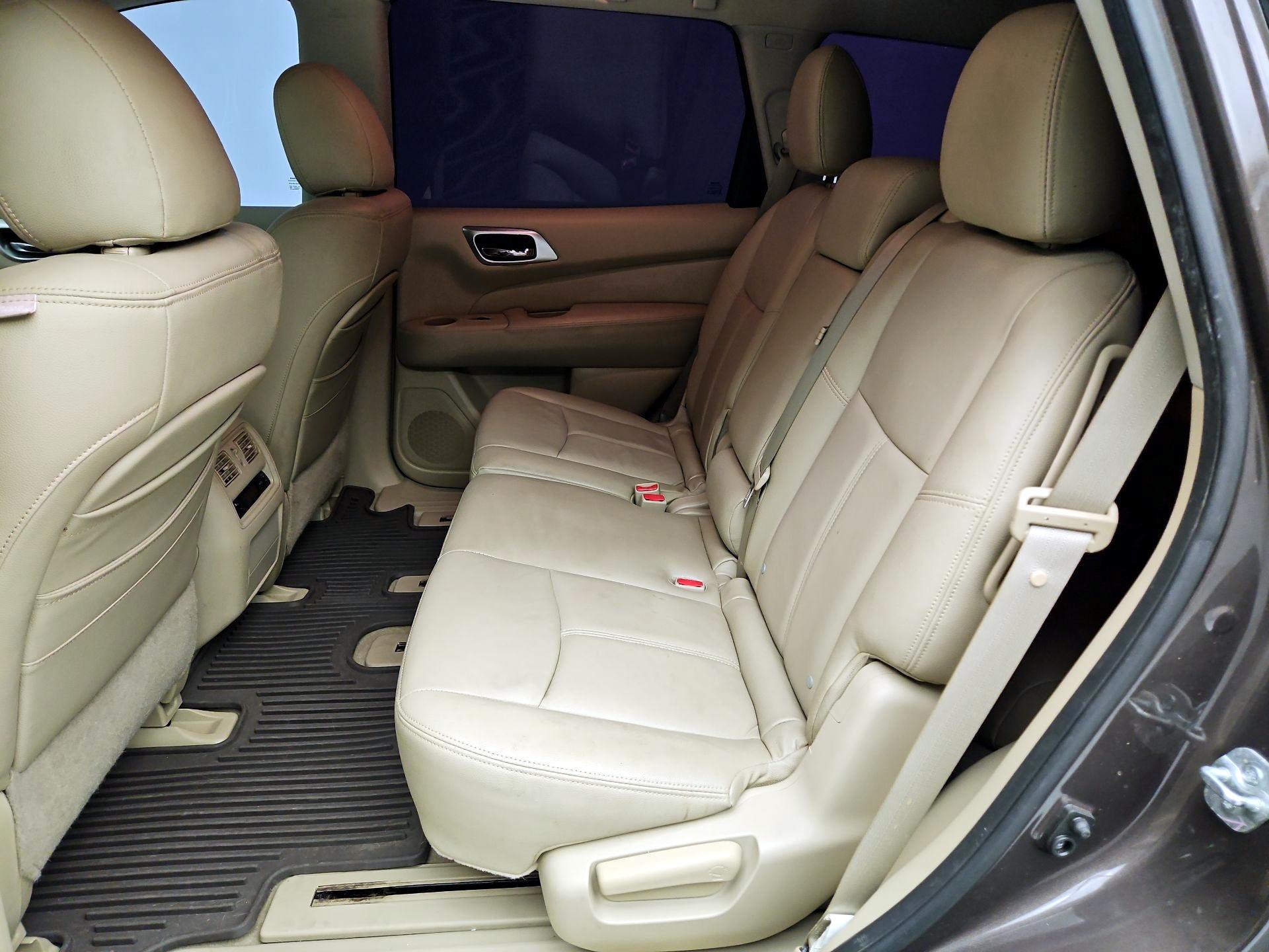 Thumbnail: 2015 Nissan Pathfinder - 19