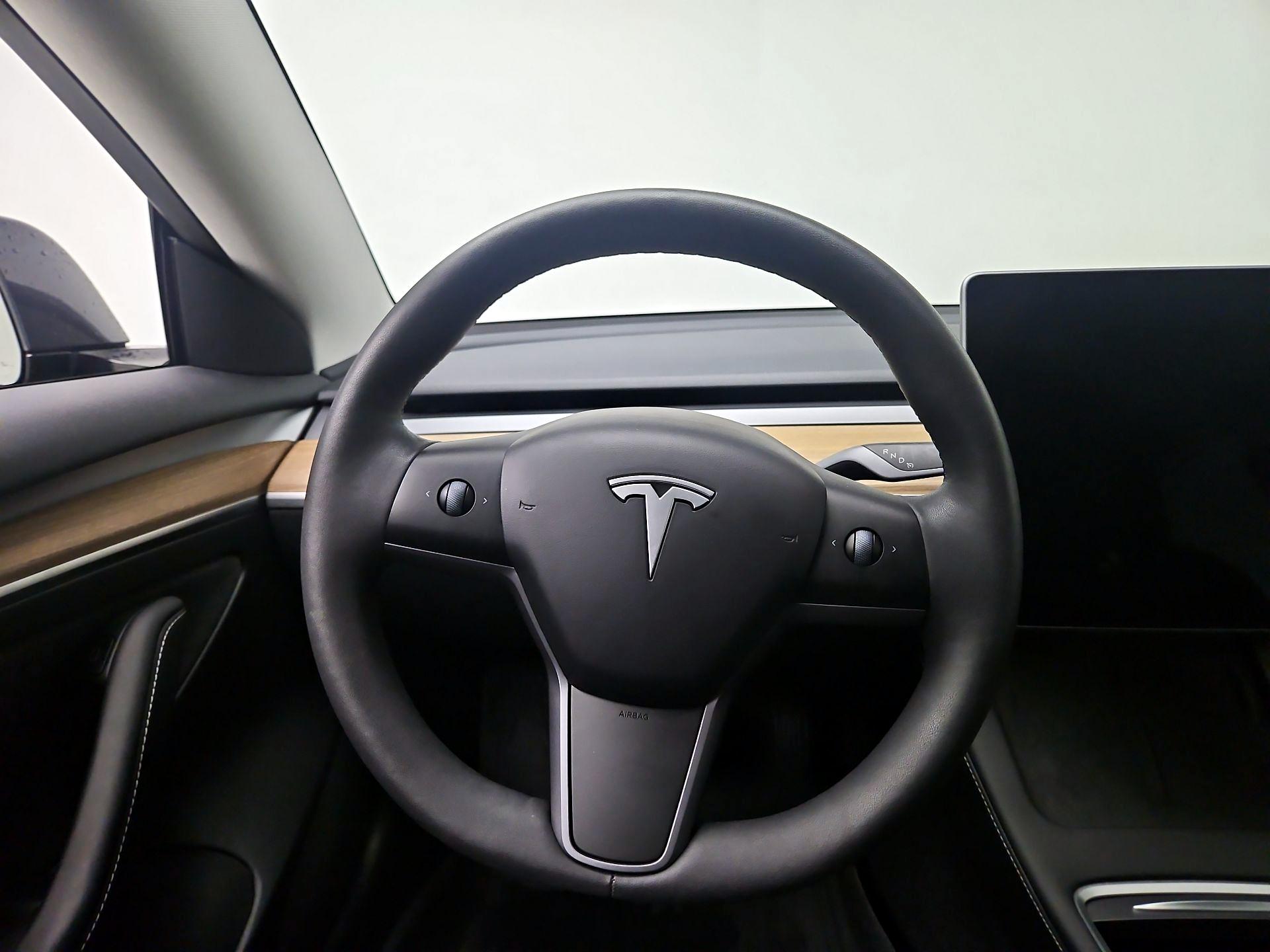 Thumbnail: 2023 Tesla Model 3 - 10