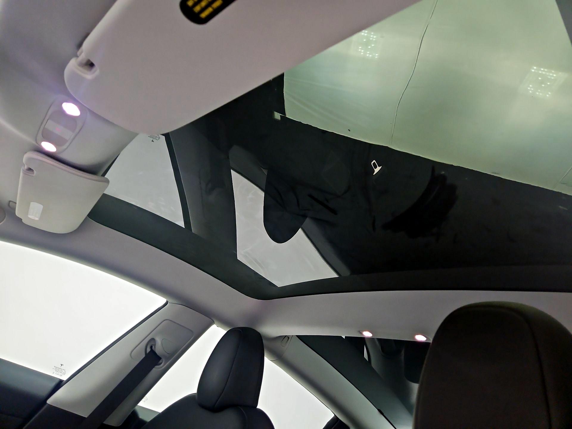 Thumbnail: 2023 Tesla Model 3 - 18