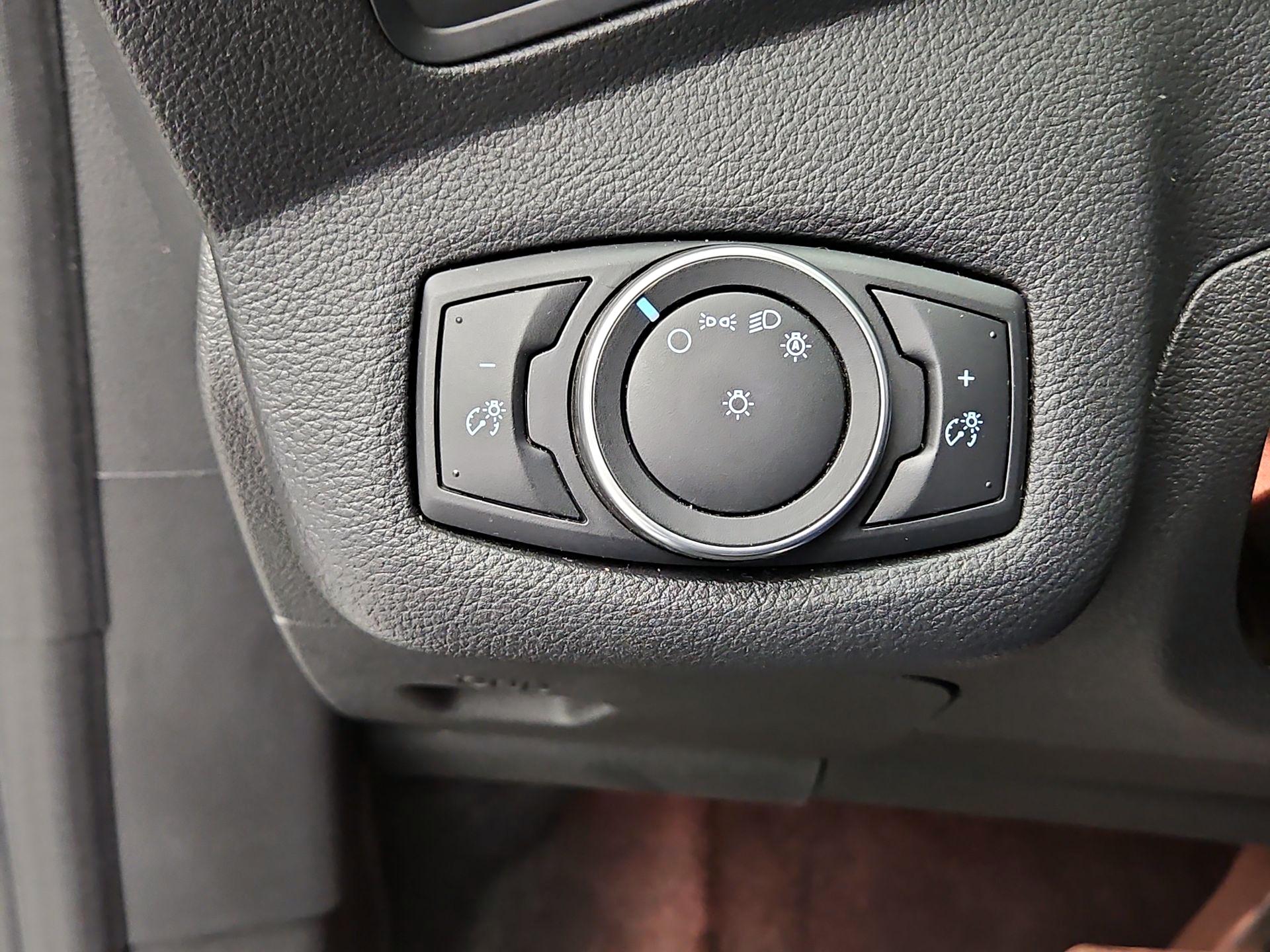 Thumbnail: 2017 Ford C-Max - 13