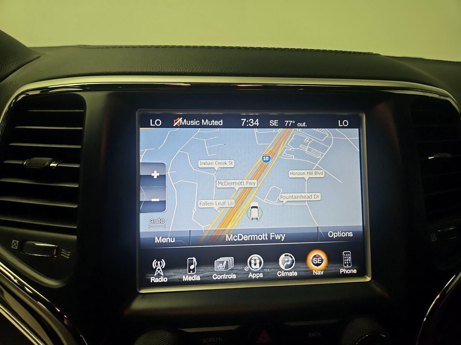 Thumbnail: 2015 Jeep Grand Cherokee - 14