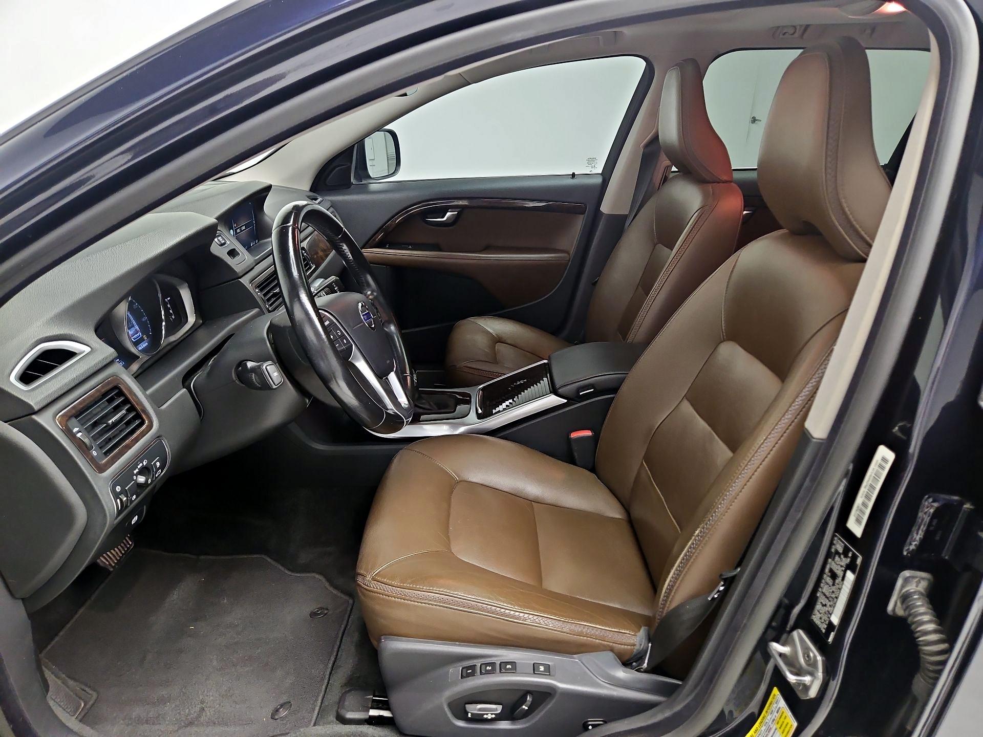 Thumbnail: 2016 Volvo XC70 - 11