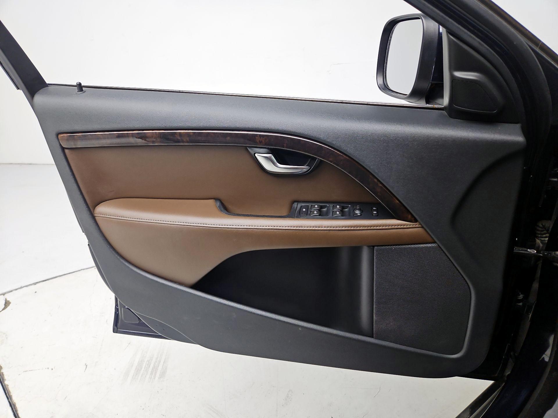 Thumbnail: 2016 Volvo XC70 - 12