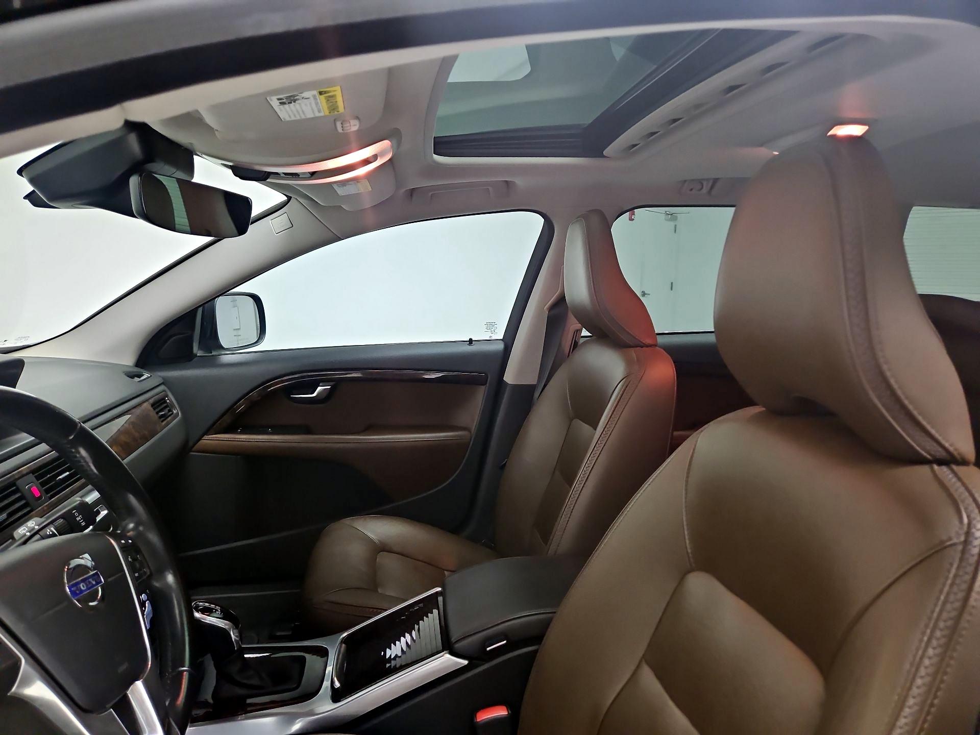 Thumbnail: 2016 Volvo XC70 - 19