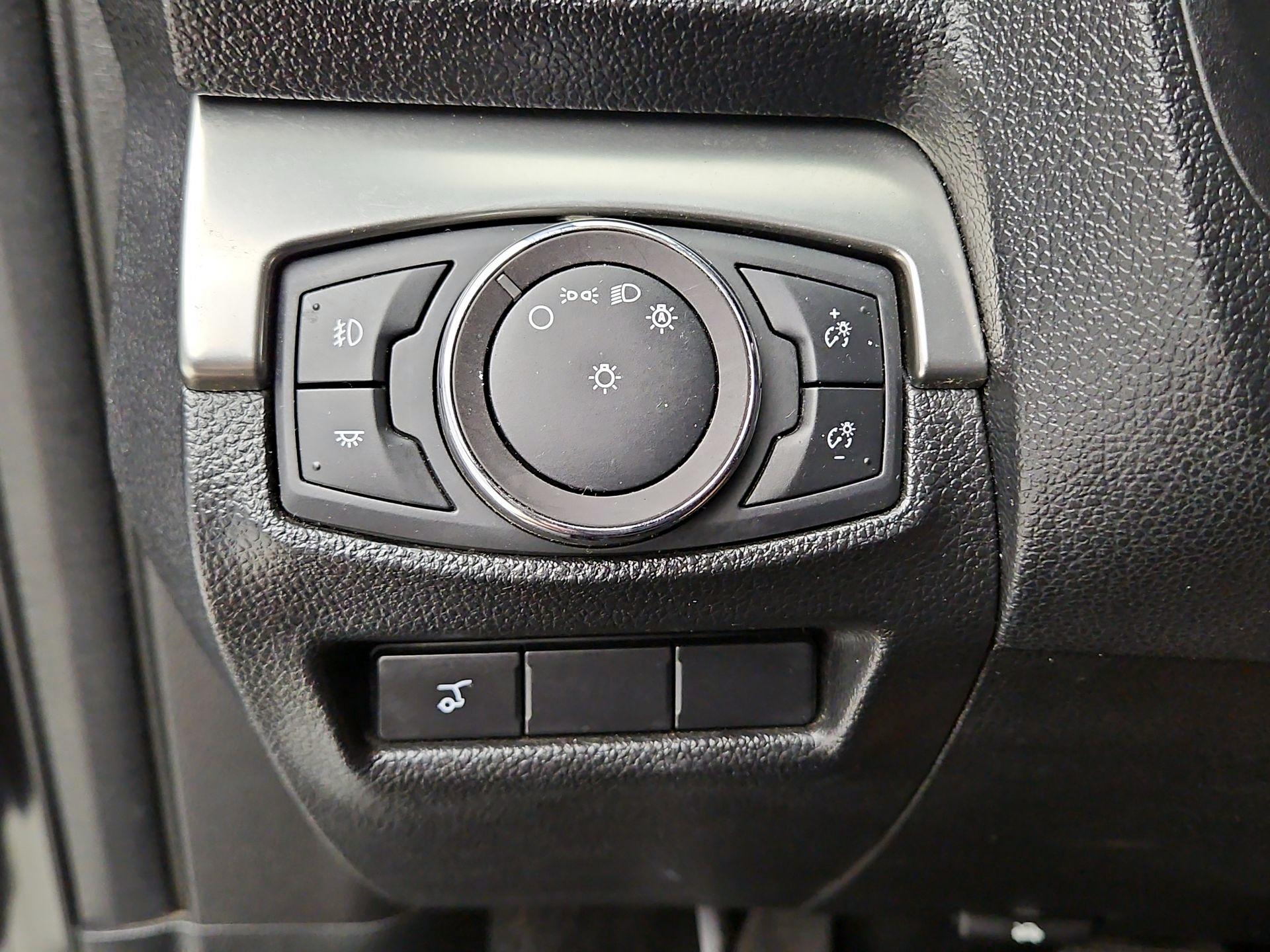 Thumbnail: 2019 Ford Explorer - 13