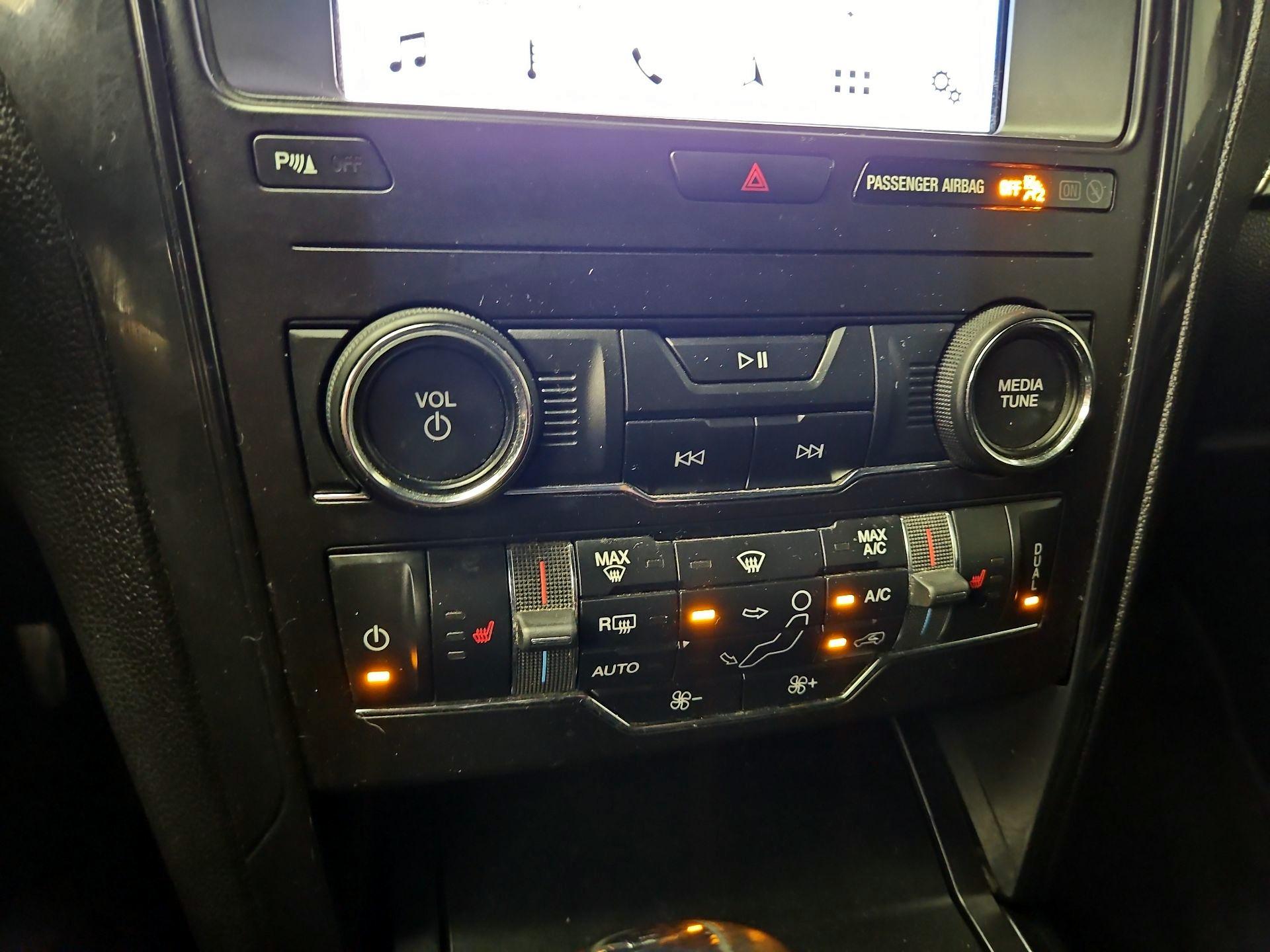 Thumbnail: 2019 Ford Explorer - 17