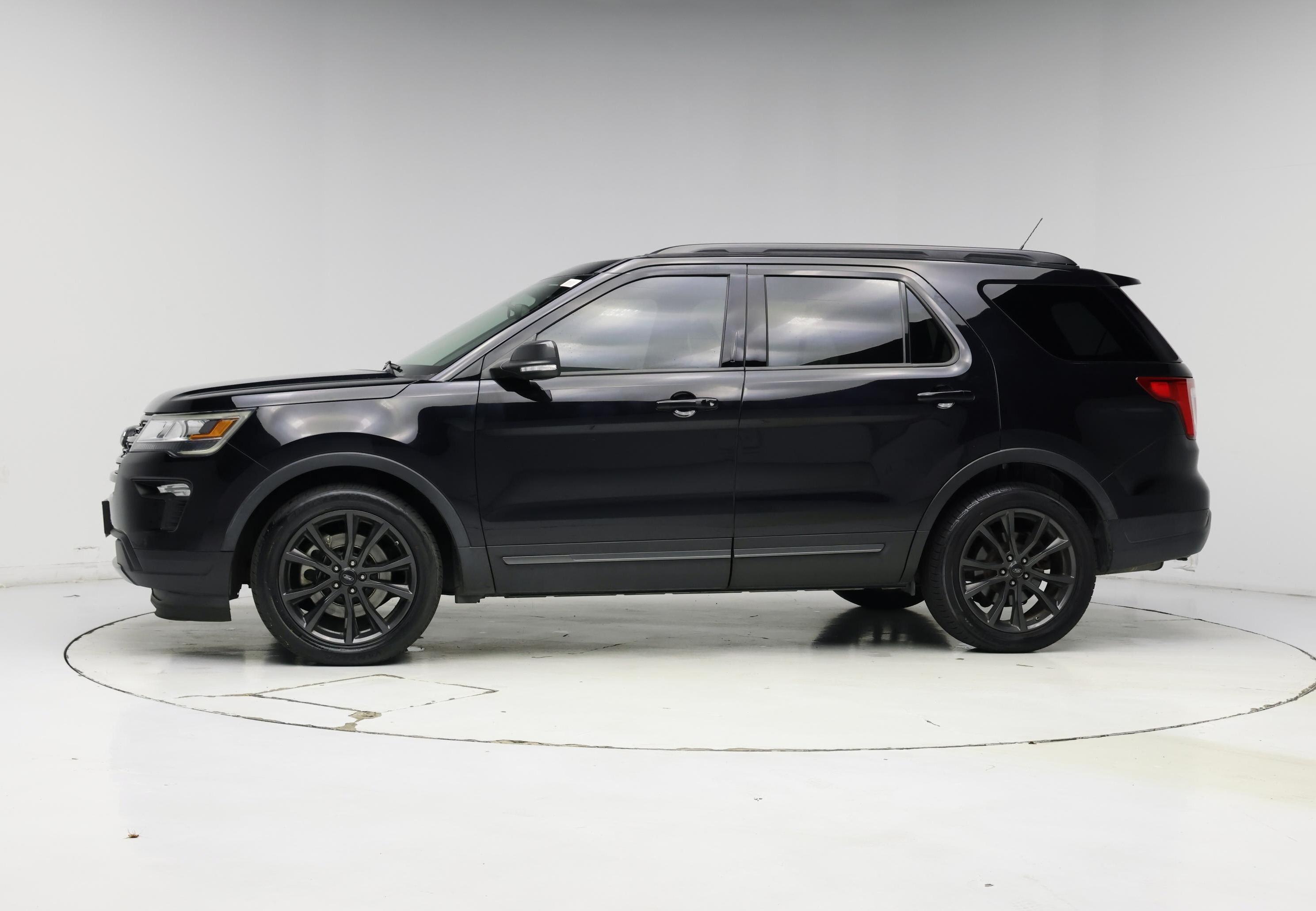 Thumbnail: 2019 Ford Explorer - 3