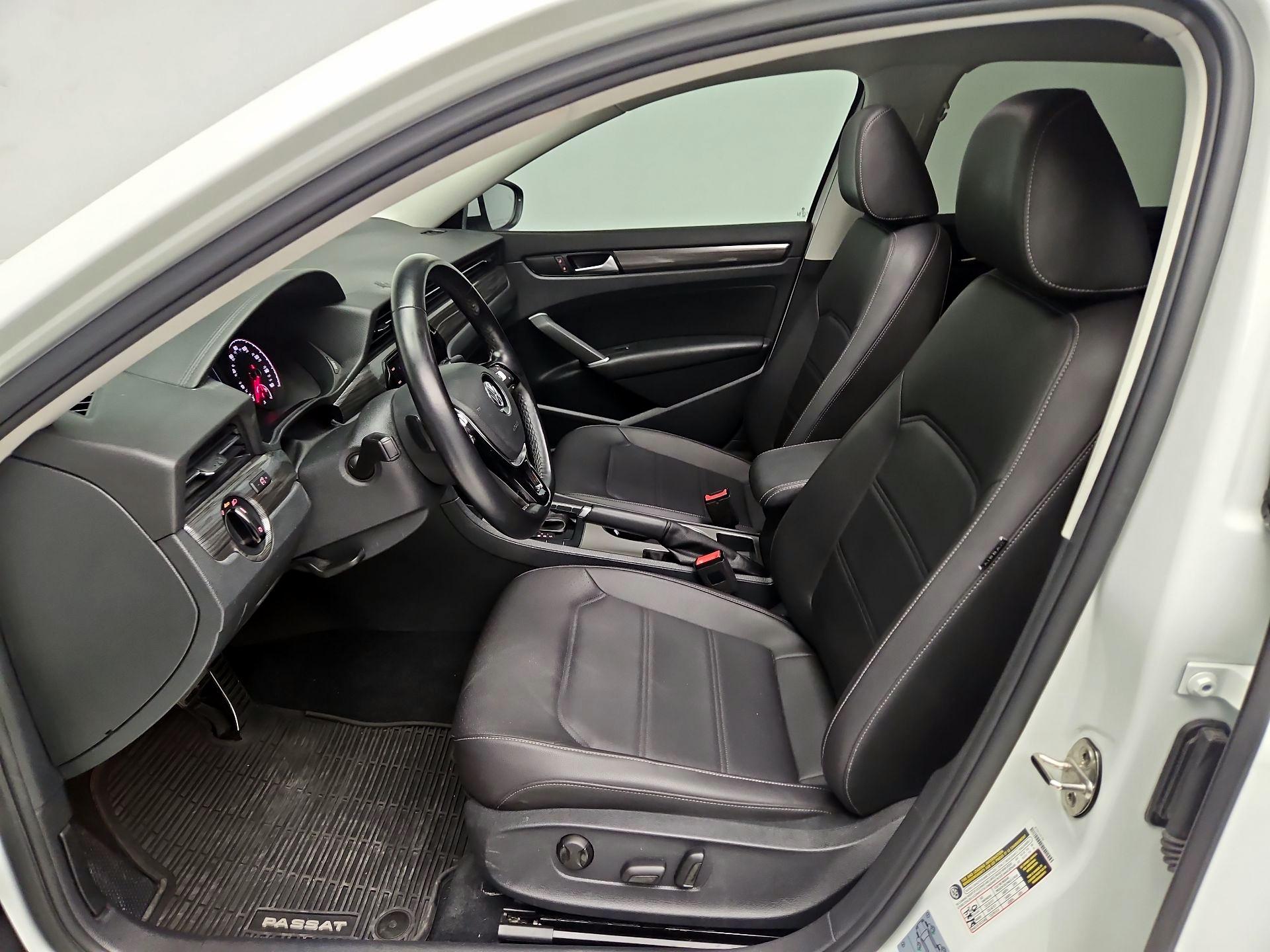 Thumbnail: 2020 Volkswagen Passat - 11