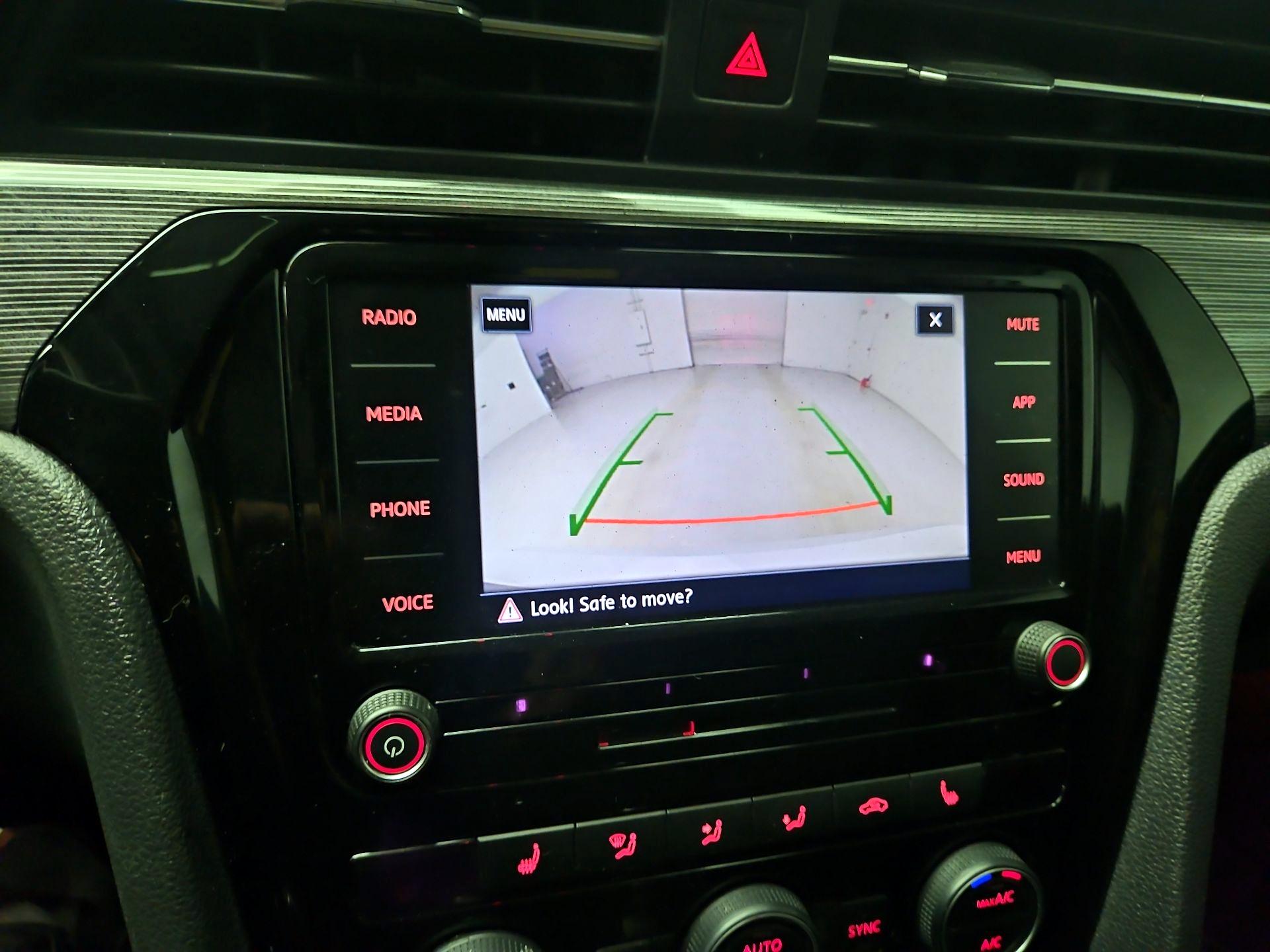 Thumbnail: 2020 Volkswagen Passat - 14