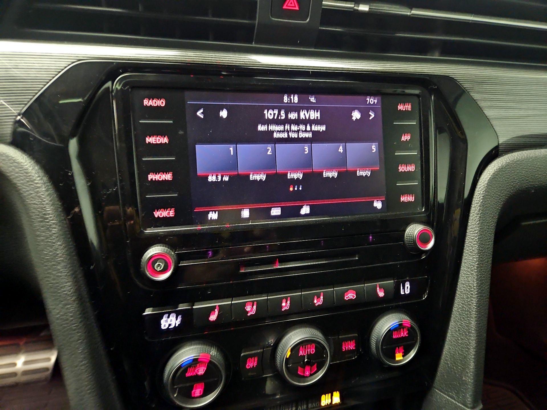 Thumbnail: 2020 Volkswagen Passat - 15