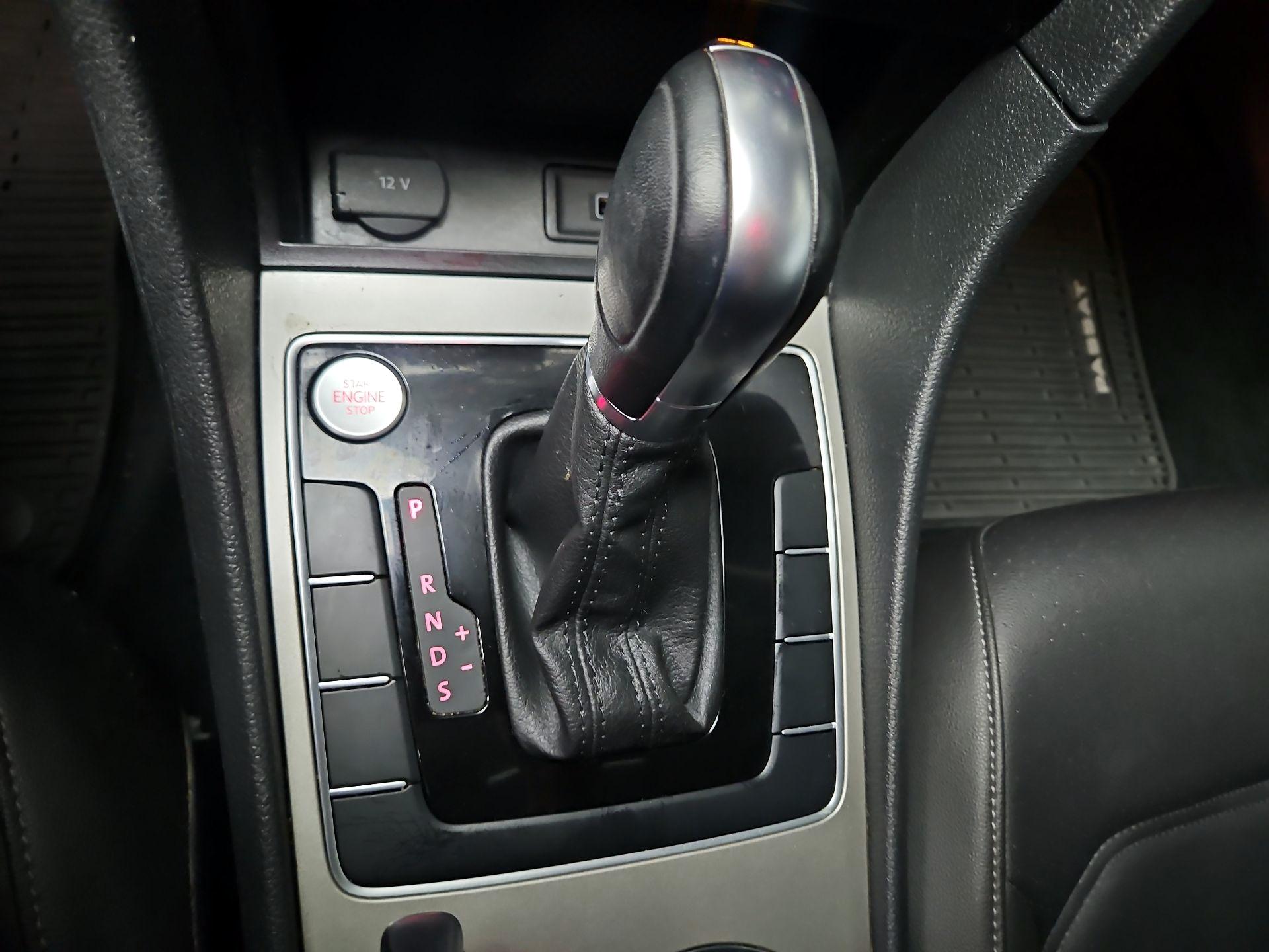 Thumbnail: 2020 Volkswagen Passat - 17