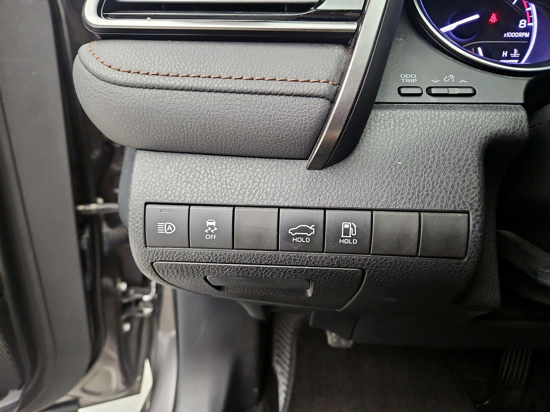 Thumbnail: 2020 Toyota Camry - 13