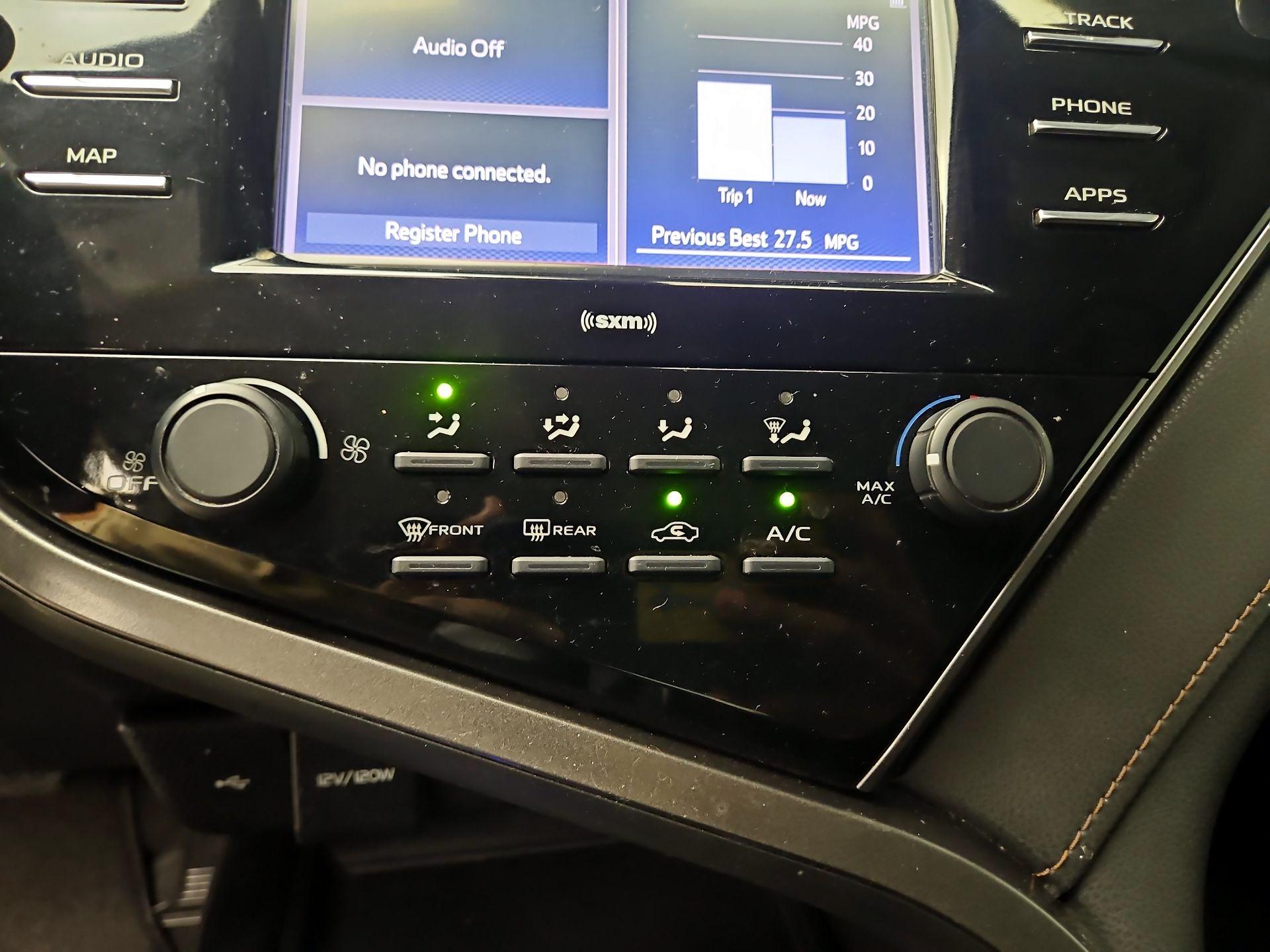 Thumbnail: 2020 Toyota Camry - 16