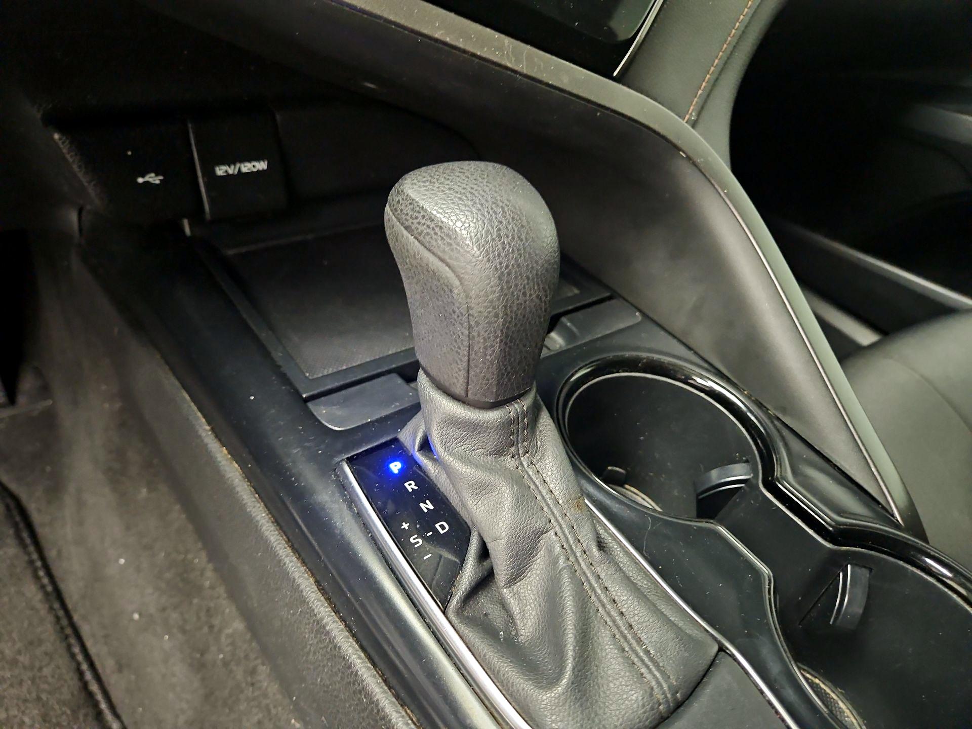 Thumbnail: 2020 Toyota Camry - 17