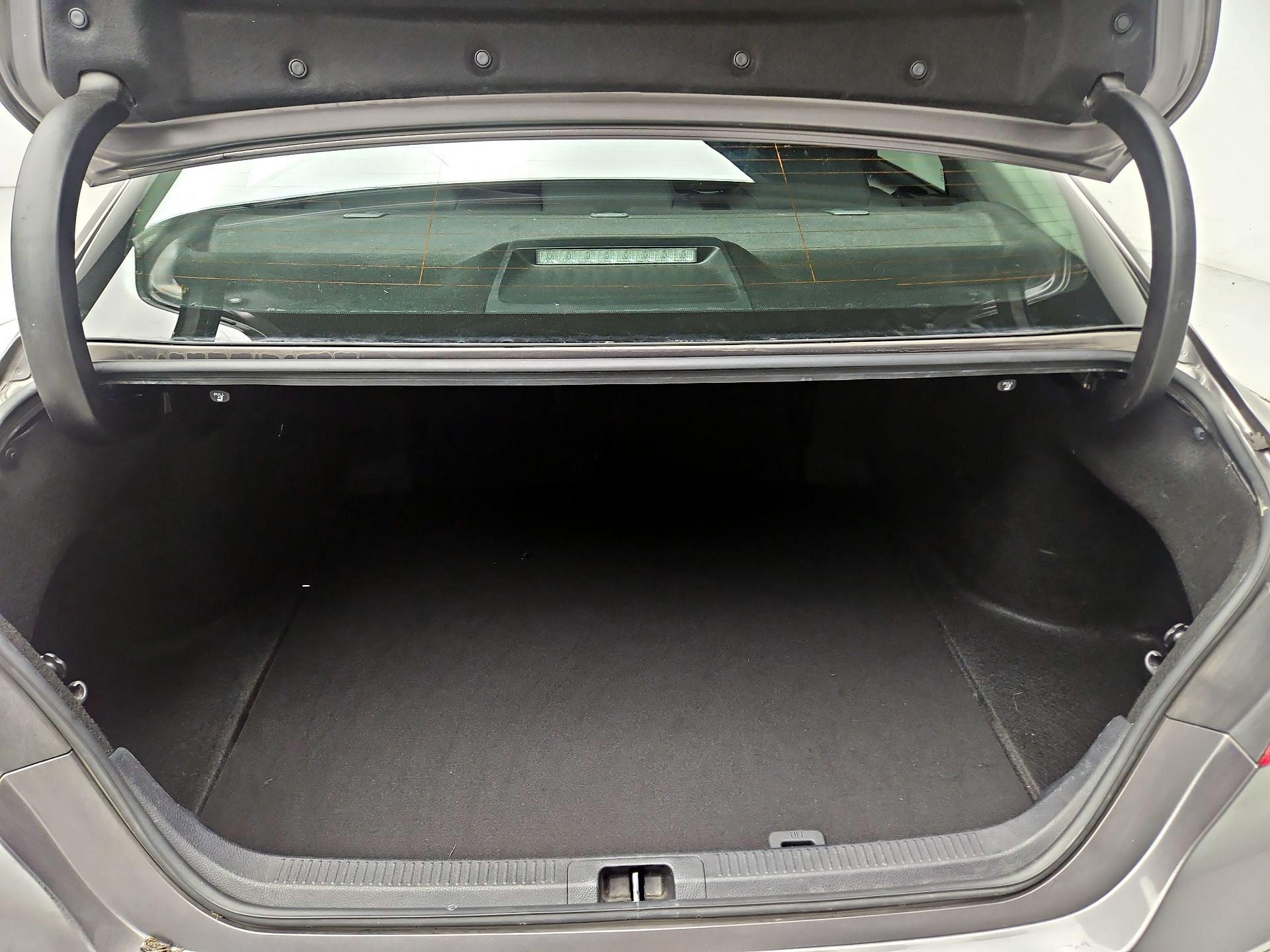 Thumbnail: 2020 Toyota Camry - 20