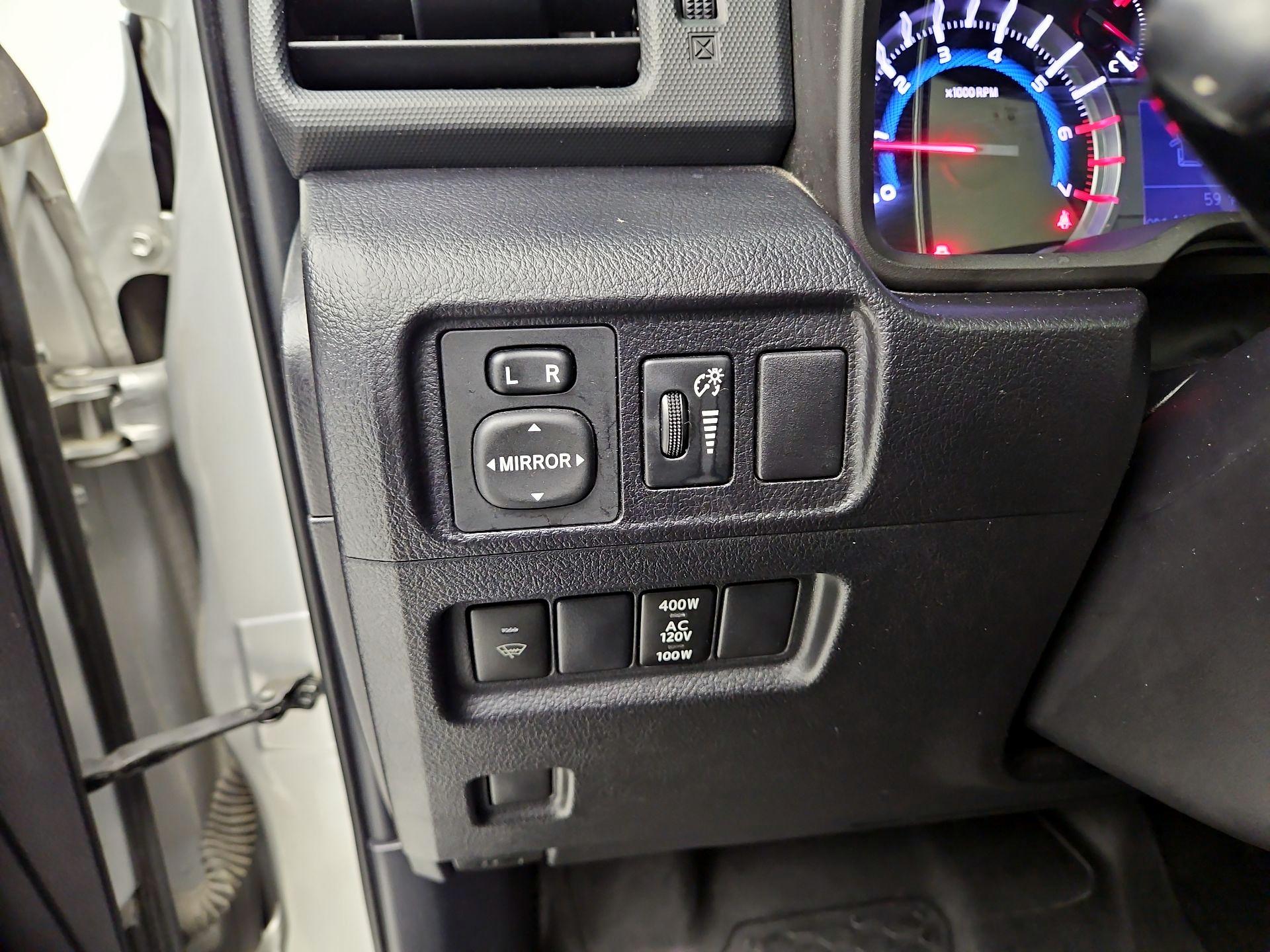 Thumbnail: 2014 Toyota 4Runner - 13