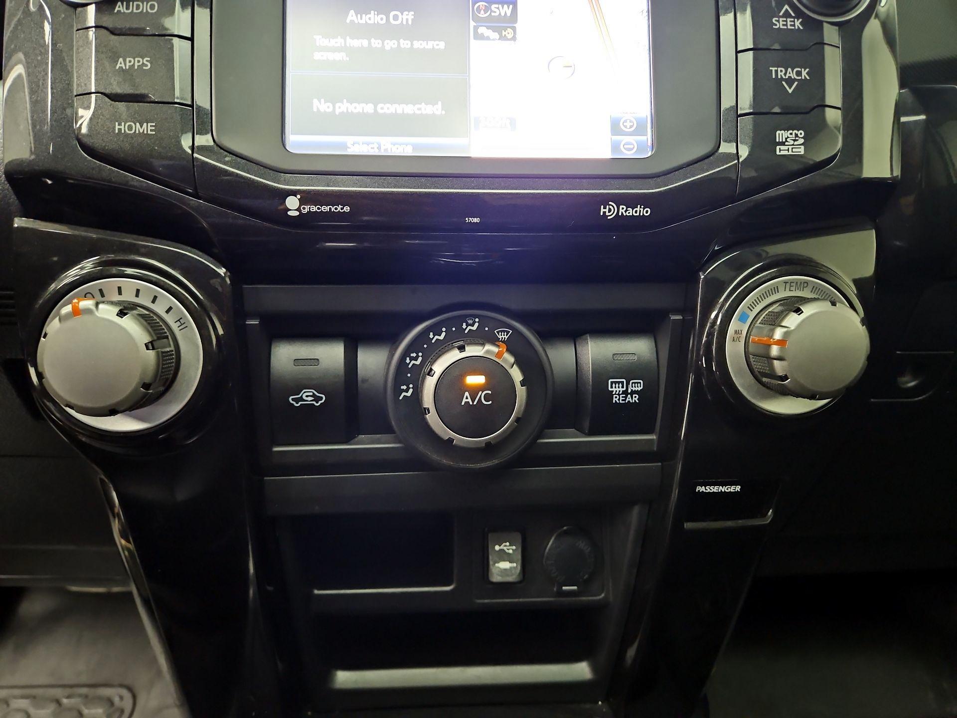 Thumbnail: 2014 Toyota 4Runner - 17