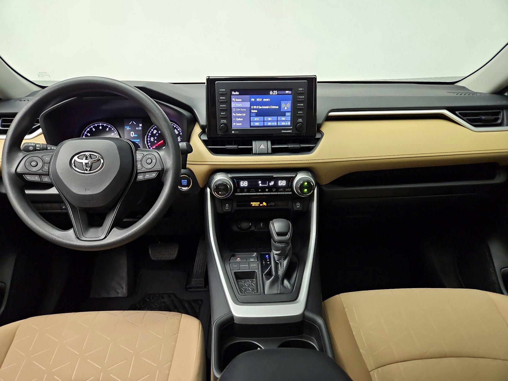 Thumbnail: 2021 Toyota RAV4 - 9