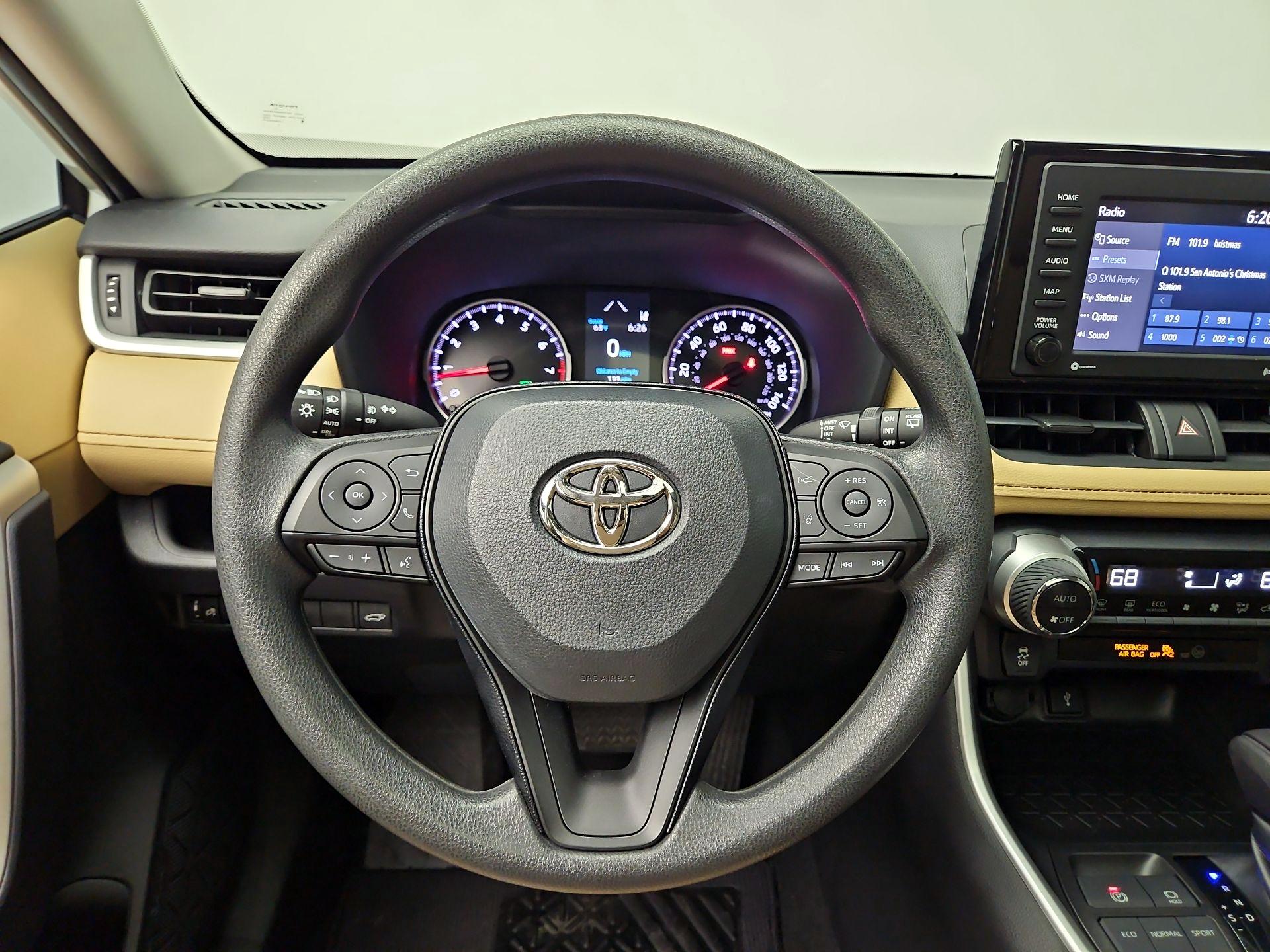 Thumbnail: 2021 Toyota RAV4 - 10