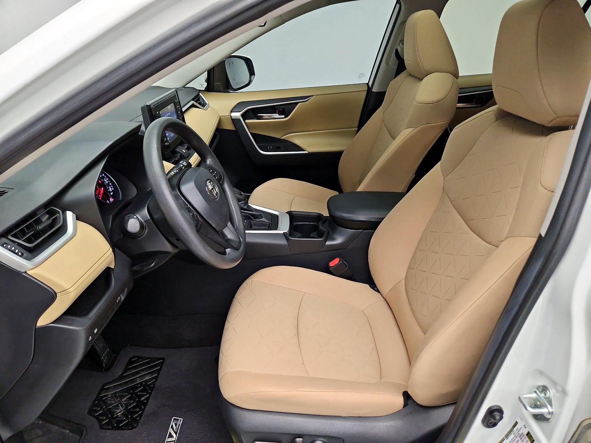 Thumbnail: 2021 Toyota RAV4 - 11