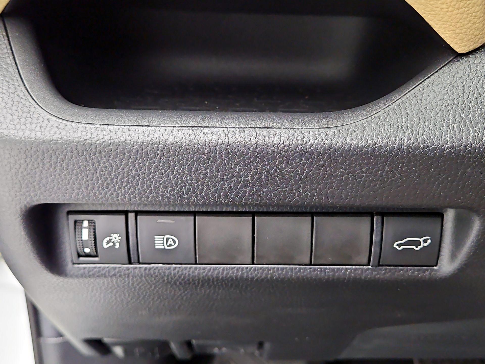 Thumbnail: 2021 Toyota RAV4 - 13