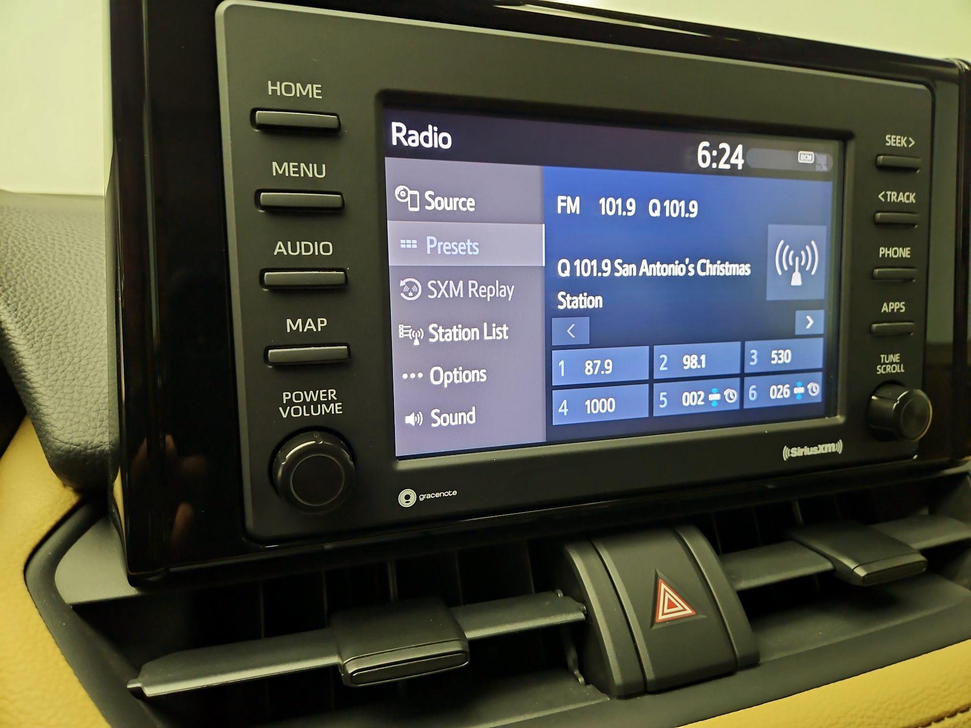 Thumbnail: 2021 Toyota RAV4 - 15