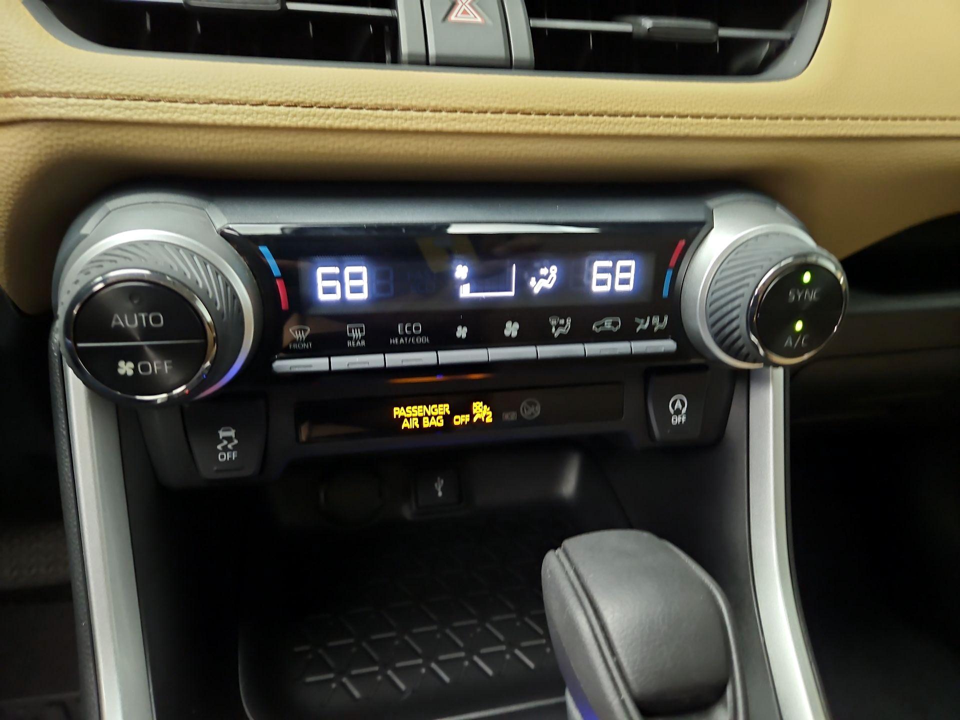 Thumbnail: 2021 Toyota RAV4 - 16