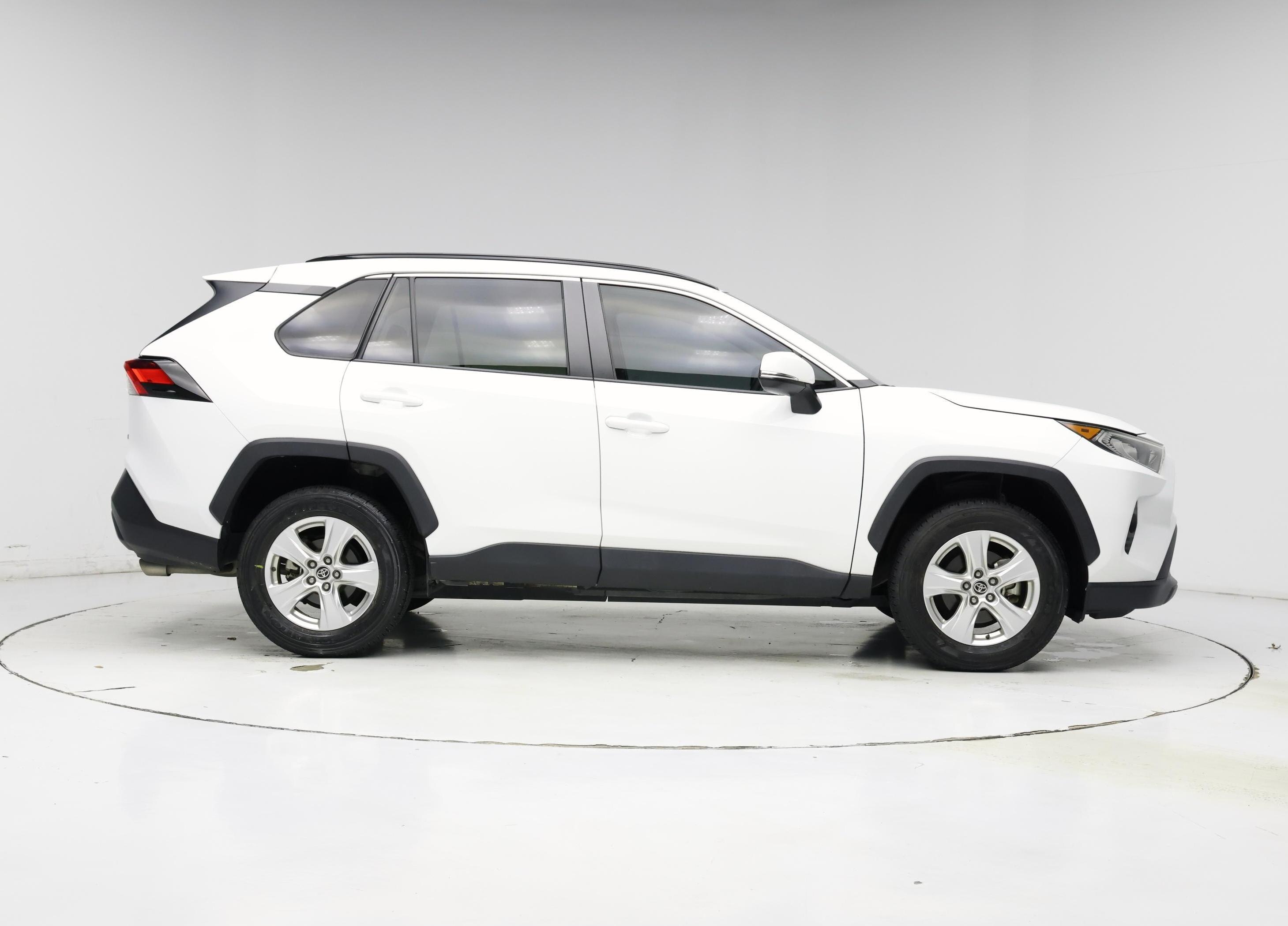 Thumbnail: 2021 Toyota RAV4 - 7