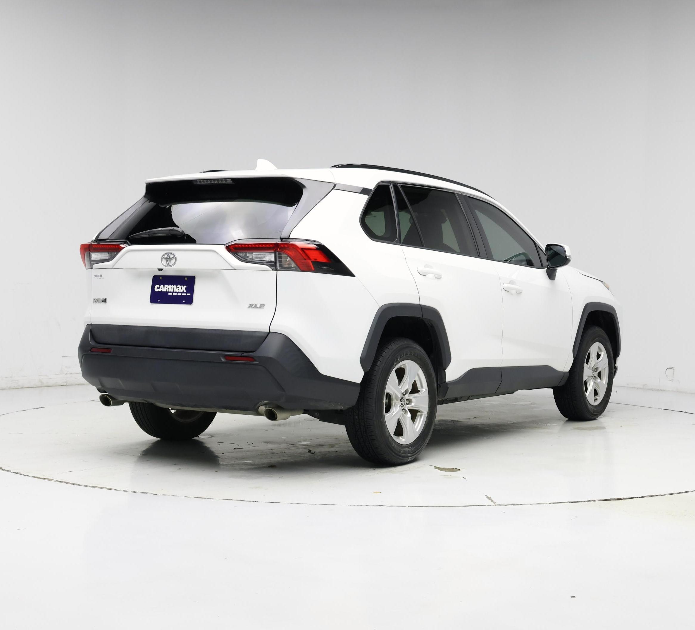Thumbnail: 2021 Toyota RAV4 - 8