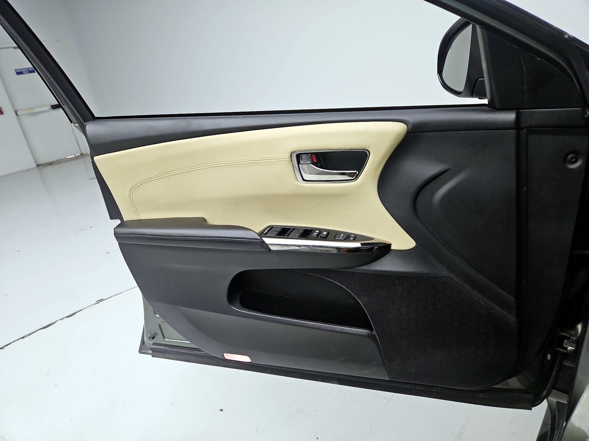 Thumbnail: 2014 Toyota Avalon - 12