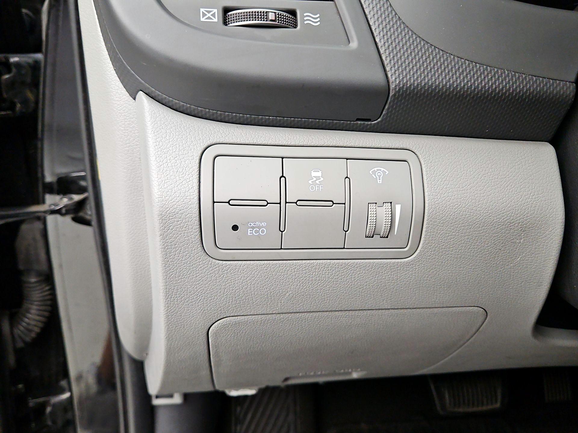 Thumbnail: 2016 Hyundai Accent - 13