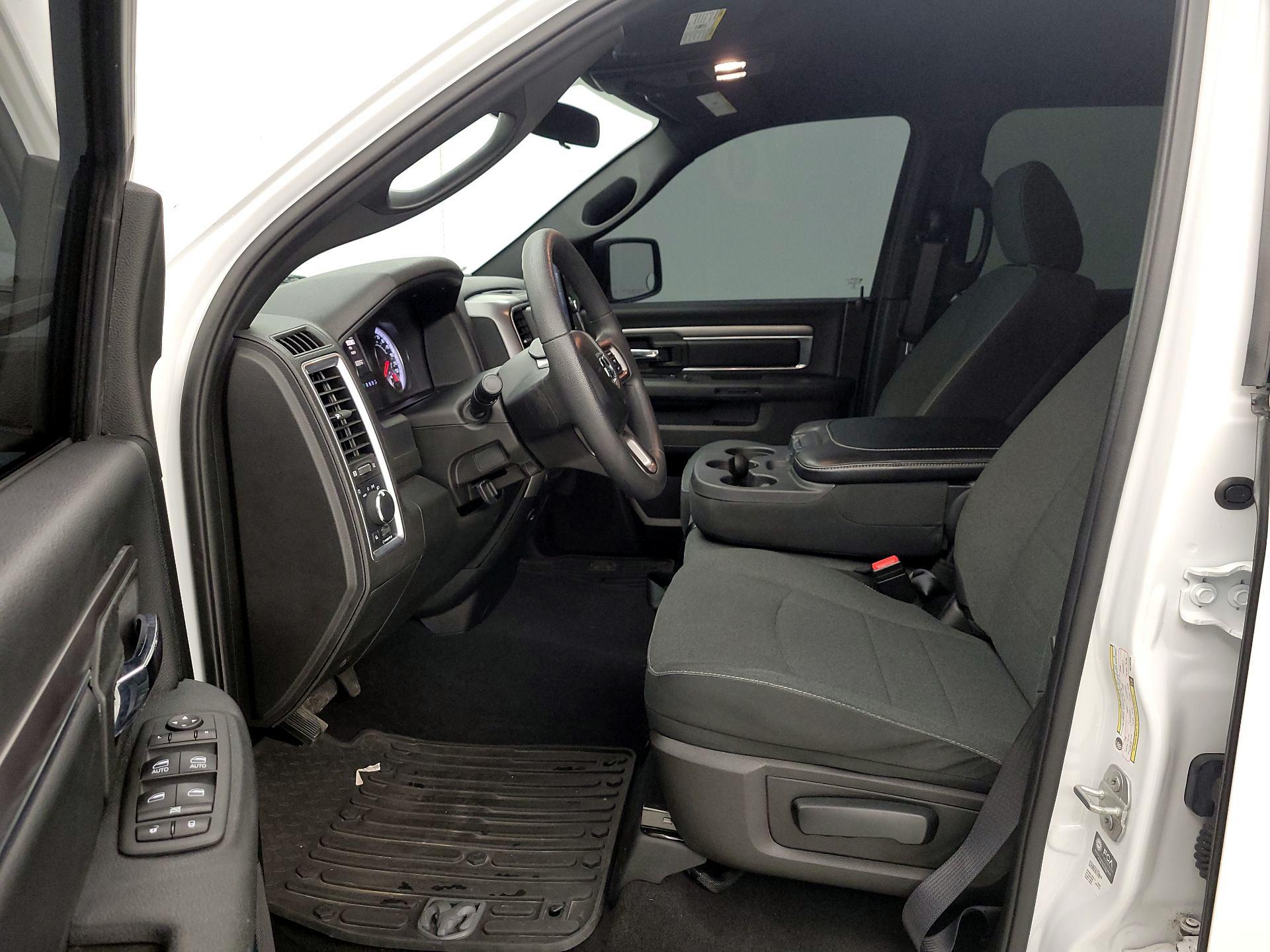 Thumbnail: 2022 RAM 1500 Classic - 11