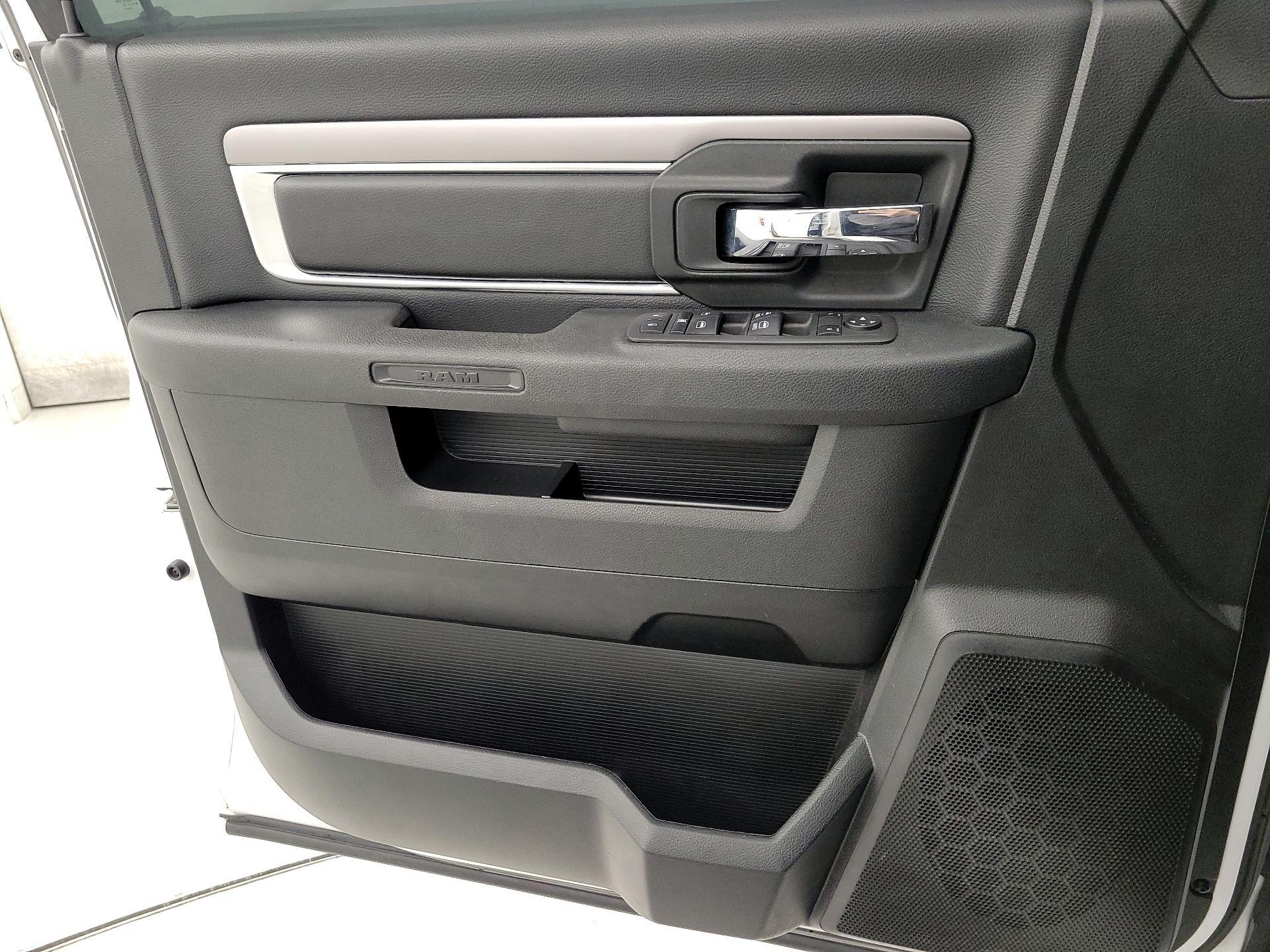 Thumbnail: 2022 RAM 1500 Classic - 12