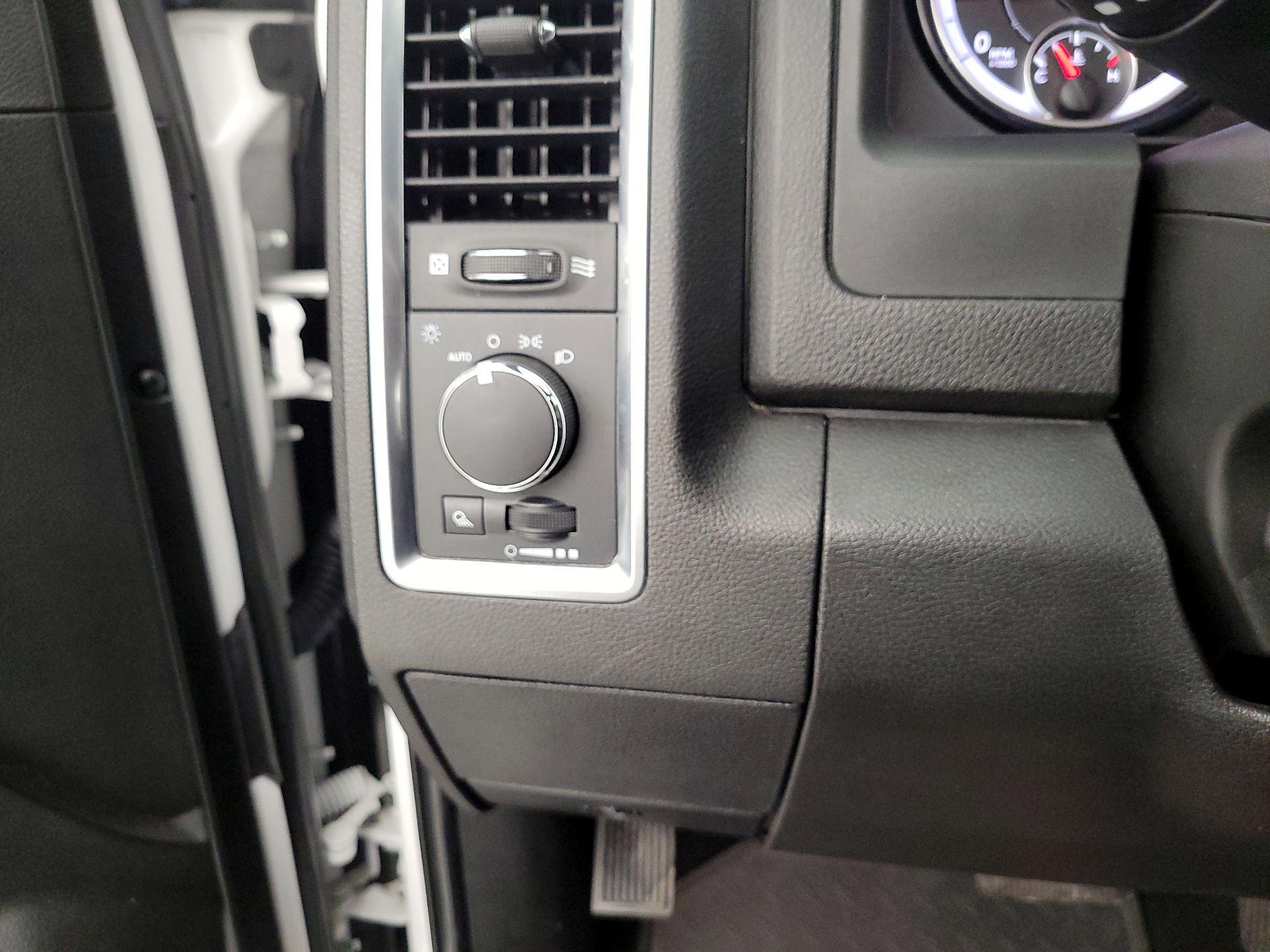 Thumbnail: 2022 RAM 1500 Classic - 13