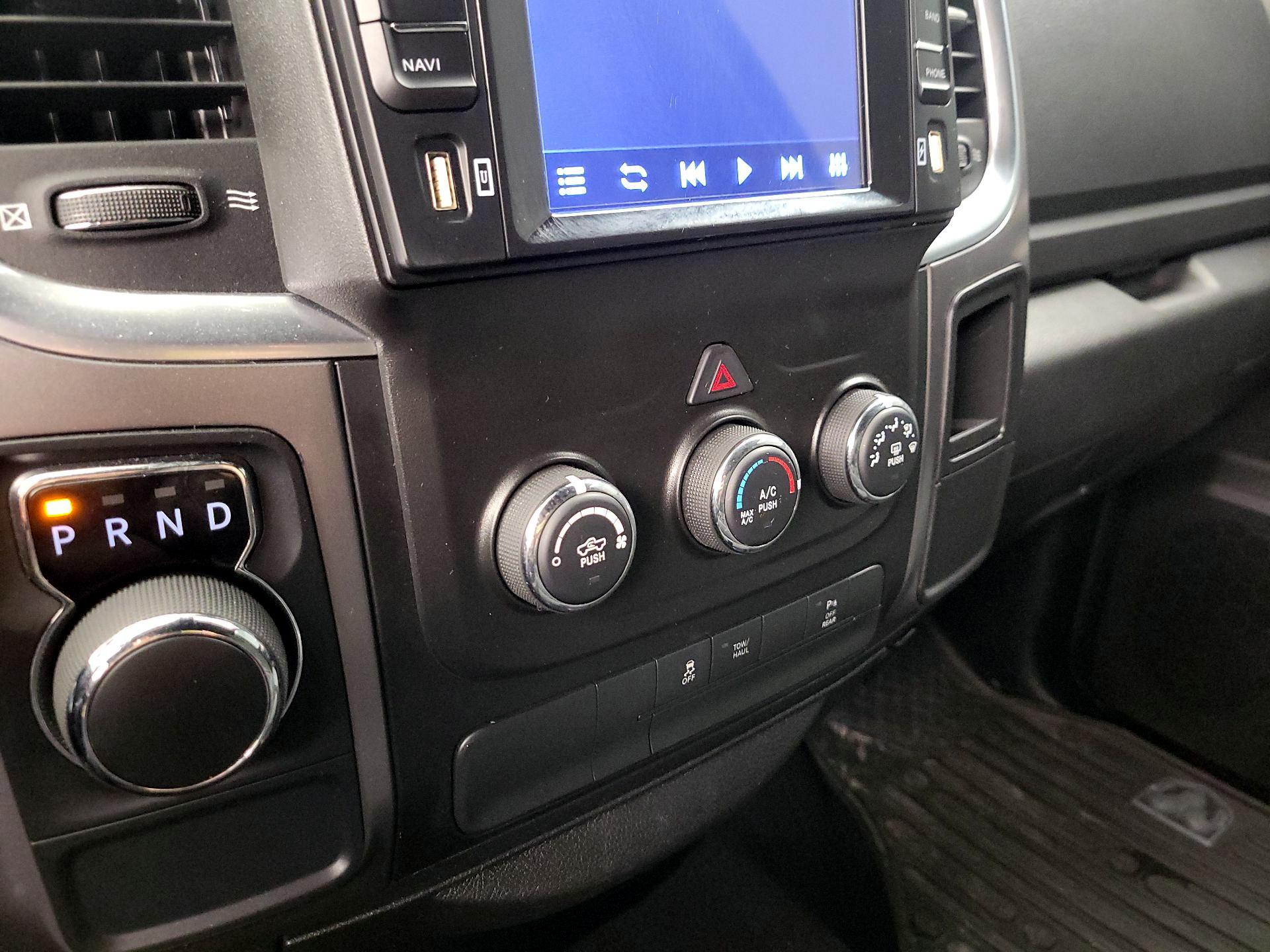 Thumbnail: 2022 RAM 1500 Classic - 16