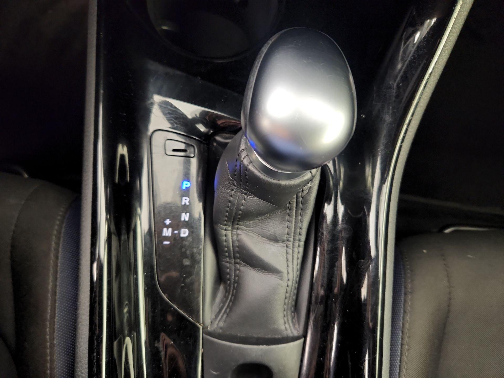 Thumbnail: 2020 Toyota C-HR - 17